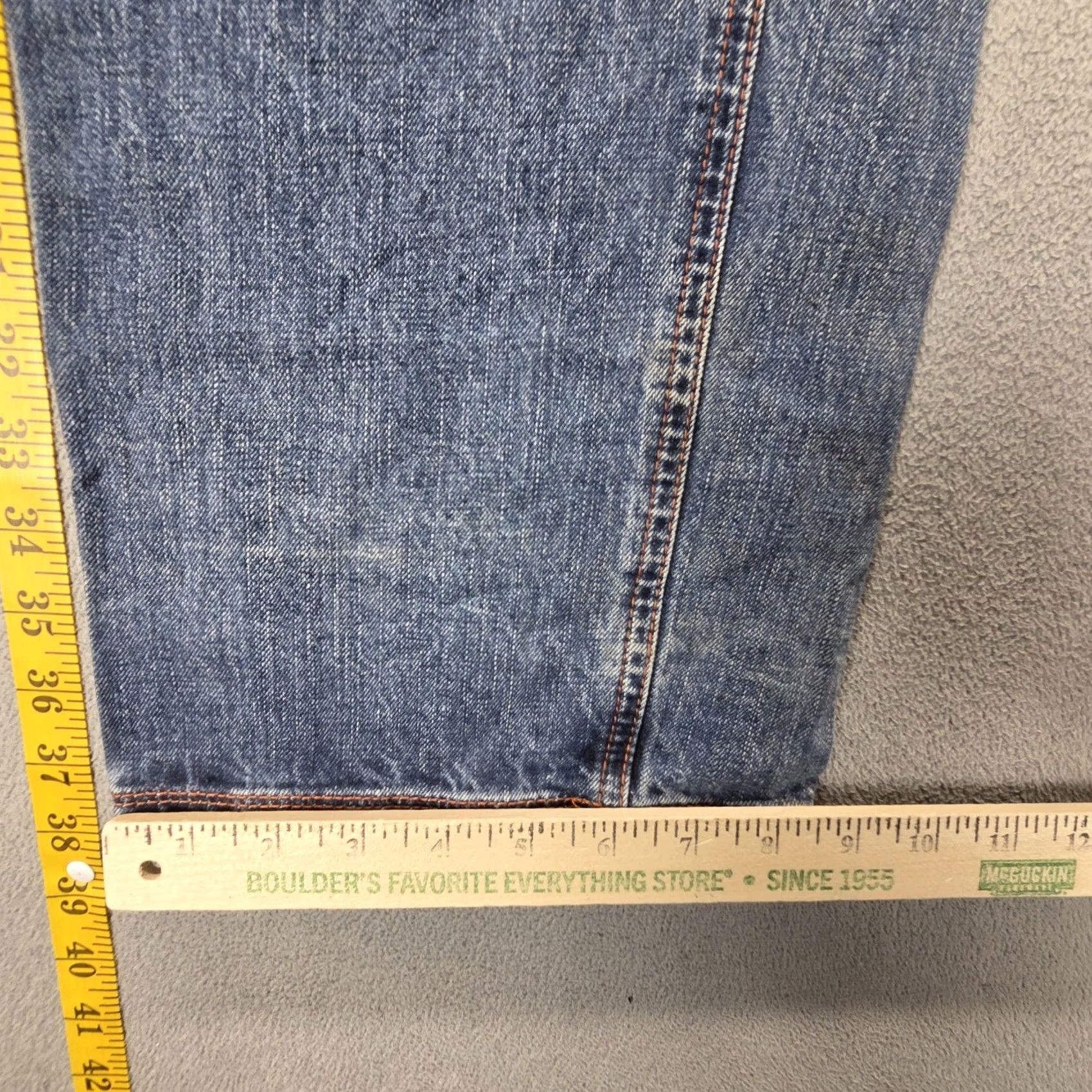 Vintage IZZVATT Jeans Mens 34x32 Blue Medium Wash Distressed Studded Straight Denim pockets Zip Vintage: No Size US 34 / EU 50 - 6 Thumbnail