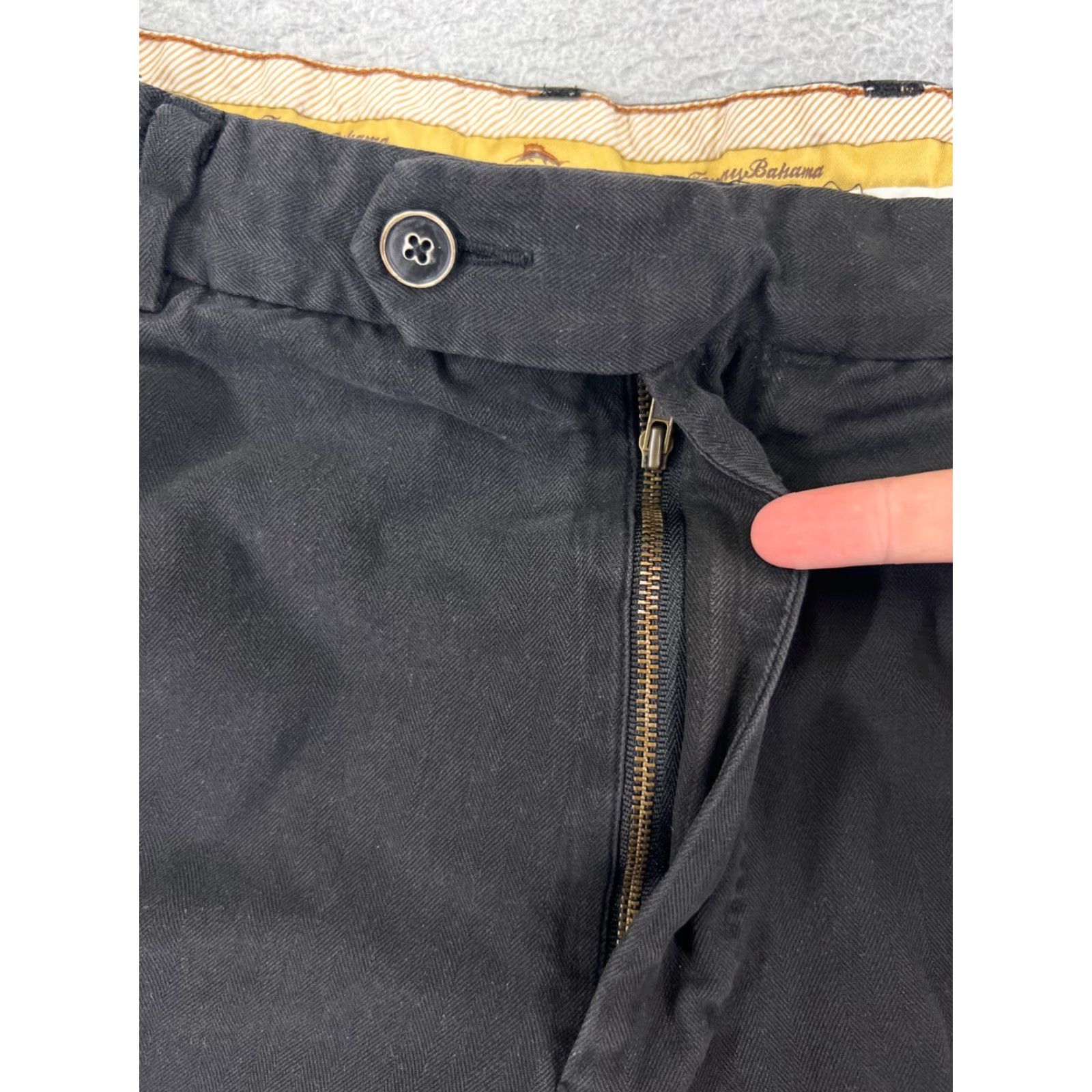 Tommy Bahama Tommy Bahama Shorts Men 36 Black Silk Blend Bermuda Pleated Herringbone 36x9 Size US 36 / EU 52 - 6 Thumbnail