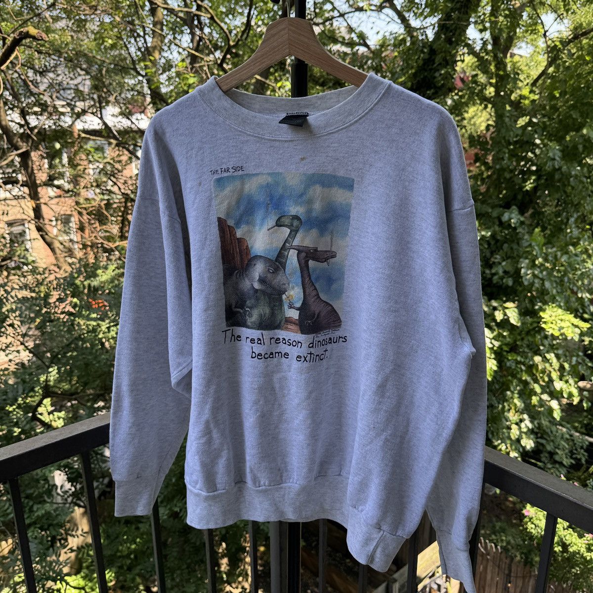 Vintage Dinosaurs Extinct Cigarettes Thrashed Faded Sweatshirt ERD Size US XL / EU 56 / 4 - 1 Thumbnail