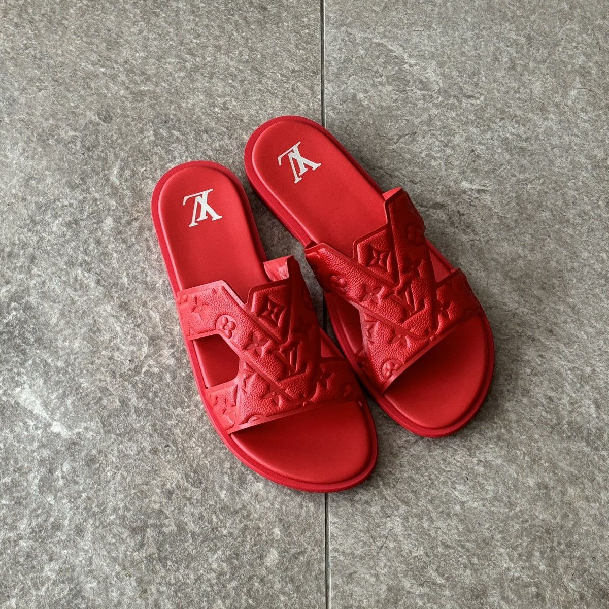 Louis Vuitton LOUIS VUITTON OASIS MULES MONOGRAM SLIDE SANDAL Size US 12 / EU 45 - 4 Thumbnail