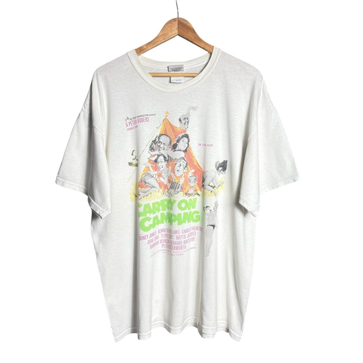 Vintage Vintage Y2K Carry On Camping Film Comedy Movie T-Shirt Size US XL / EU 56 / 4 - 1 Thumbnail