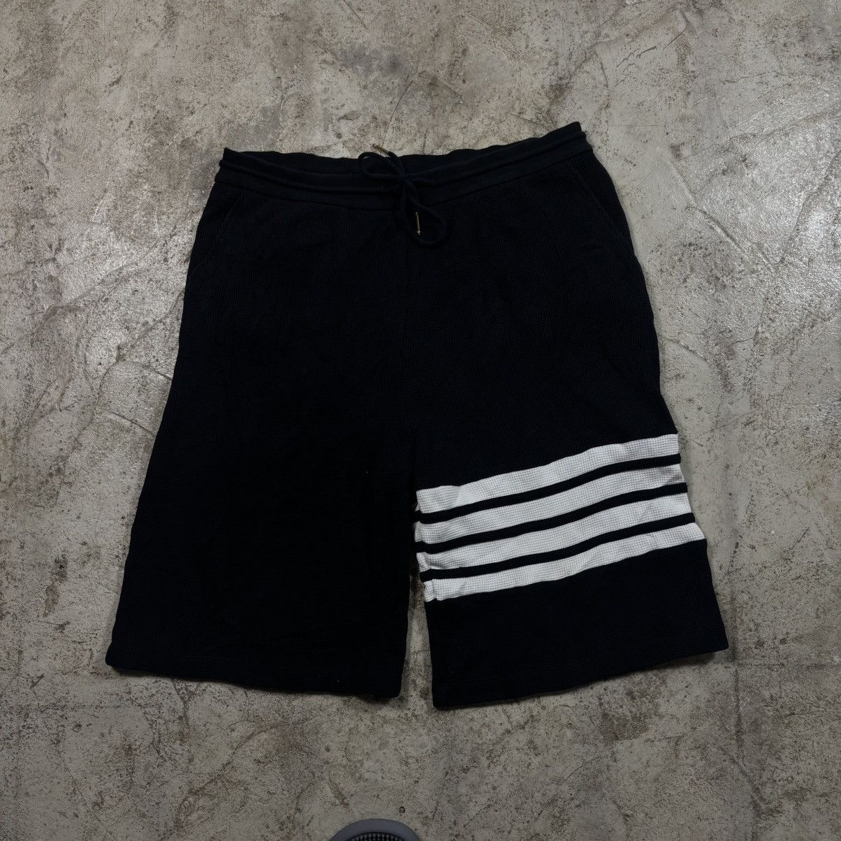 Thom Browne THOM BROWNE 4 BAR WAFFLE KNIT SHORT Size US 34 / EU 50 - 1 Thumbnail