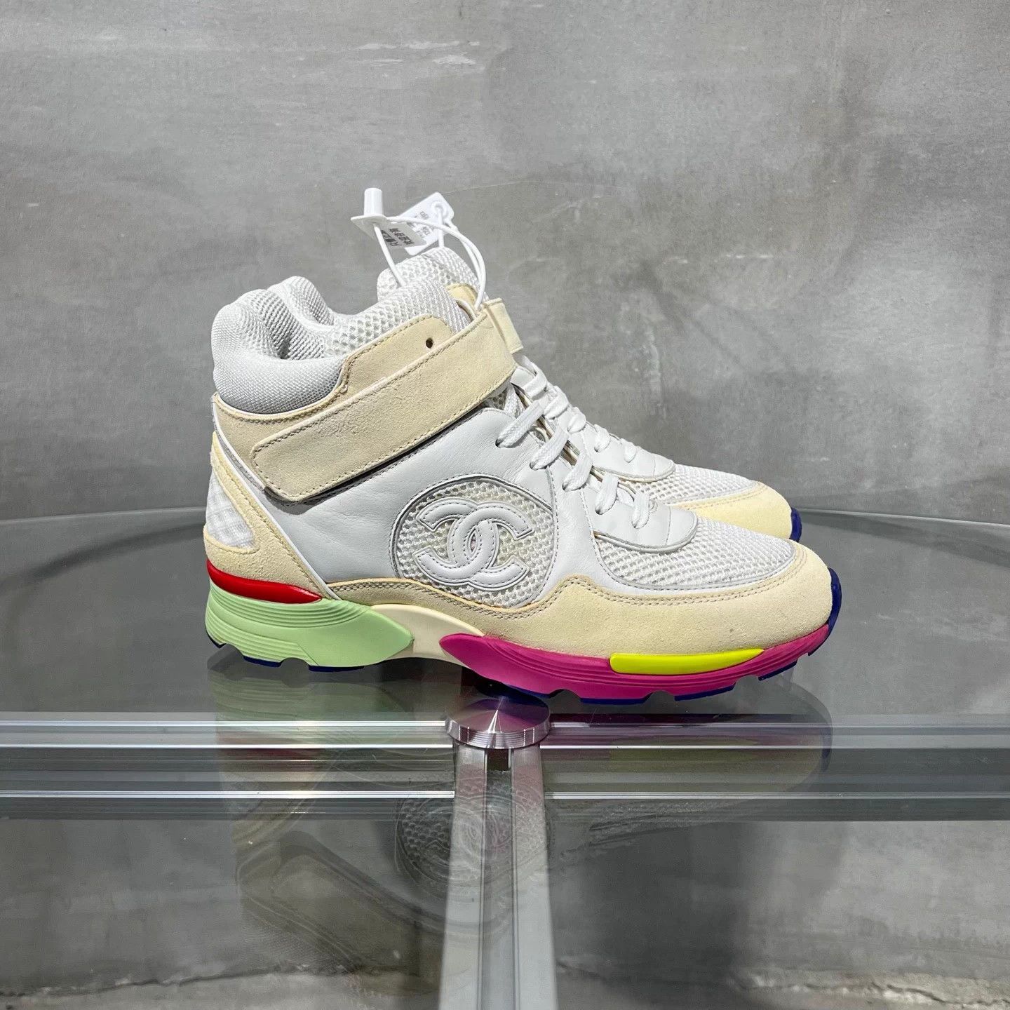 Chanel Chanel Classic CC White Women's Sneakers 37.5 Size US 6.5 / IT 36.5 - 4 Thumbnail