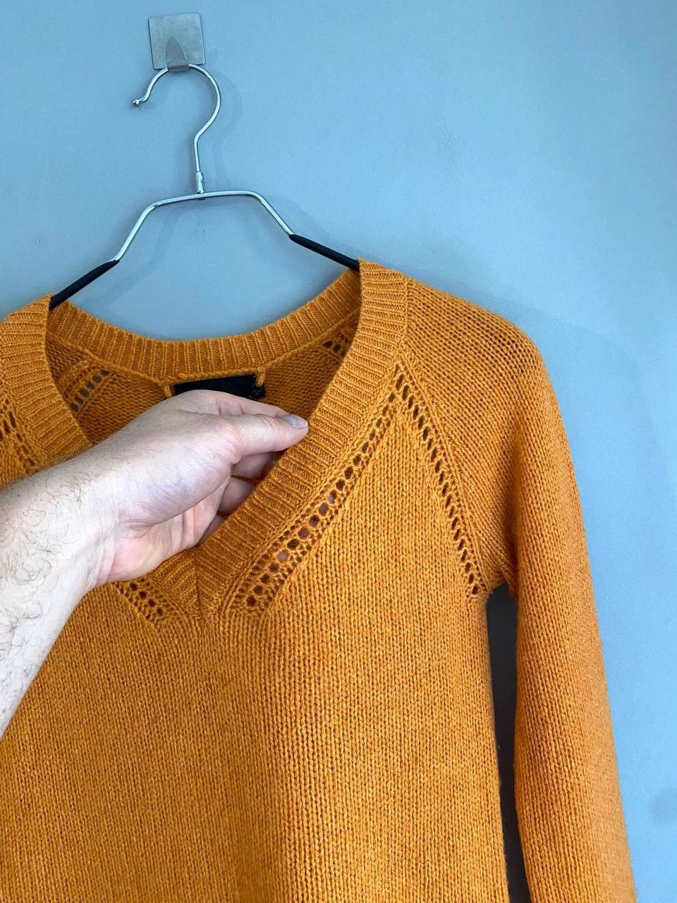 Burberry Burberry Women's Cashmere V-Neck Knit Sweater Jumper Size XS Size XS / US 0-2 / IT 36-38 - 5 Thumbnail