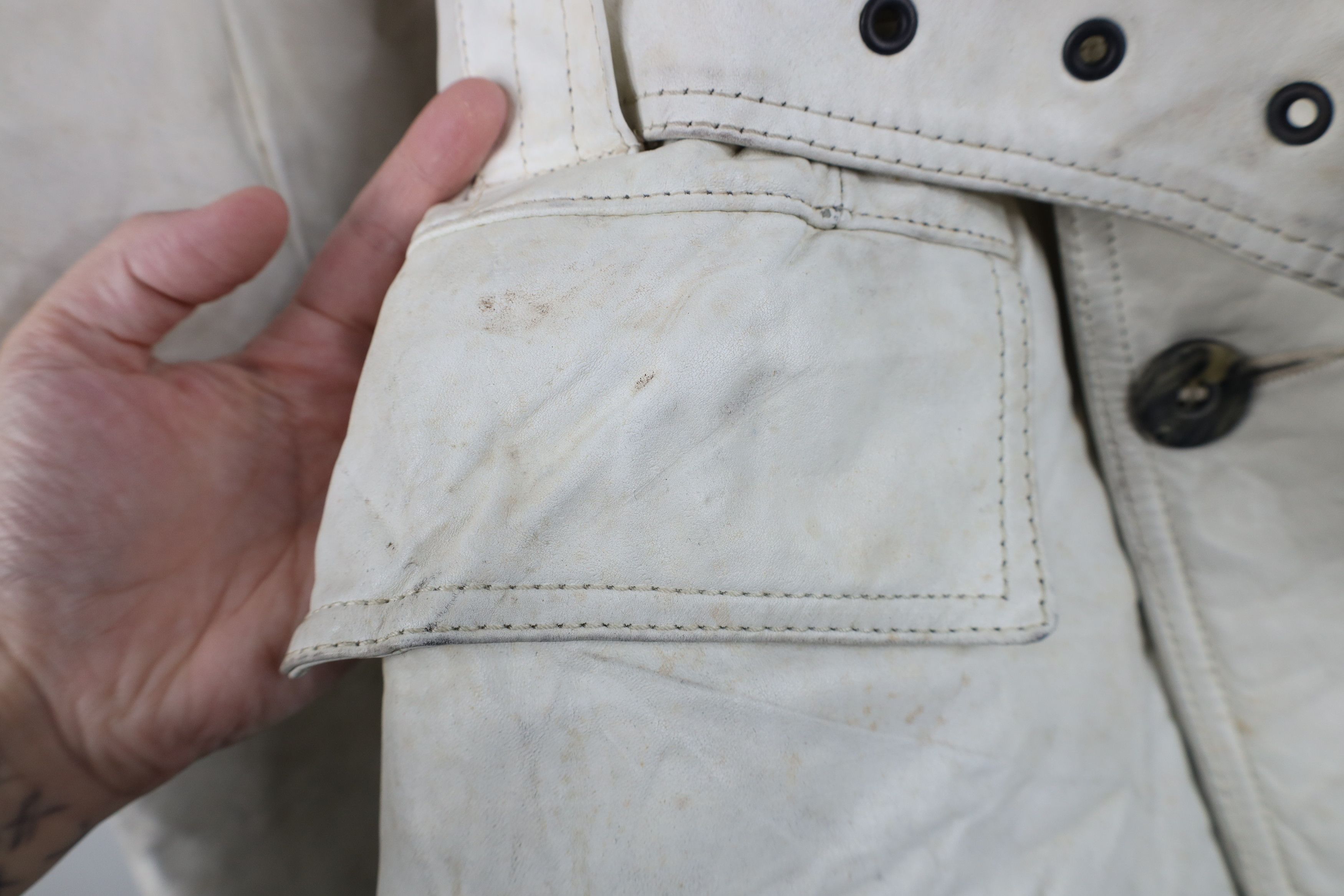Vintage Vintage 70s Streetwear Leather Trench Coat Jacket White Size US L / EU 52-54 / 3 - 8 Thumbnail