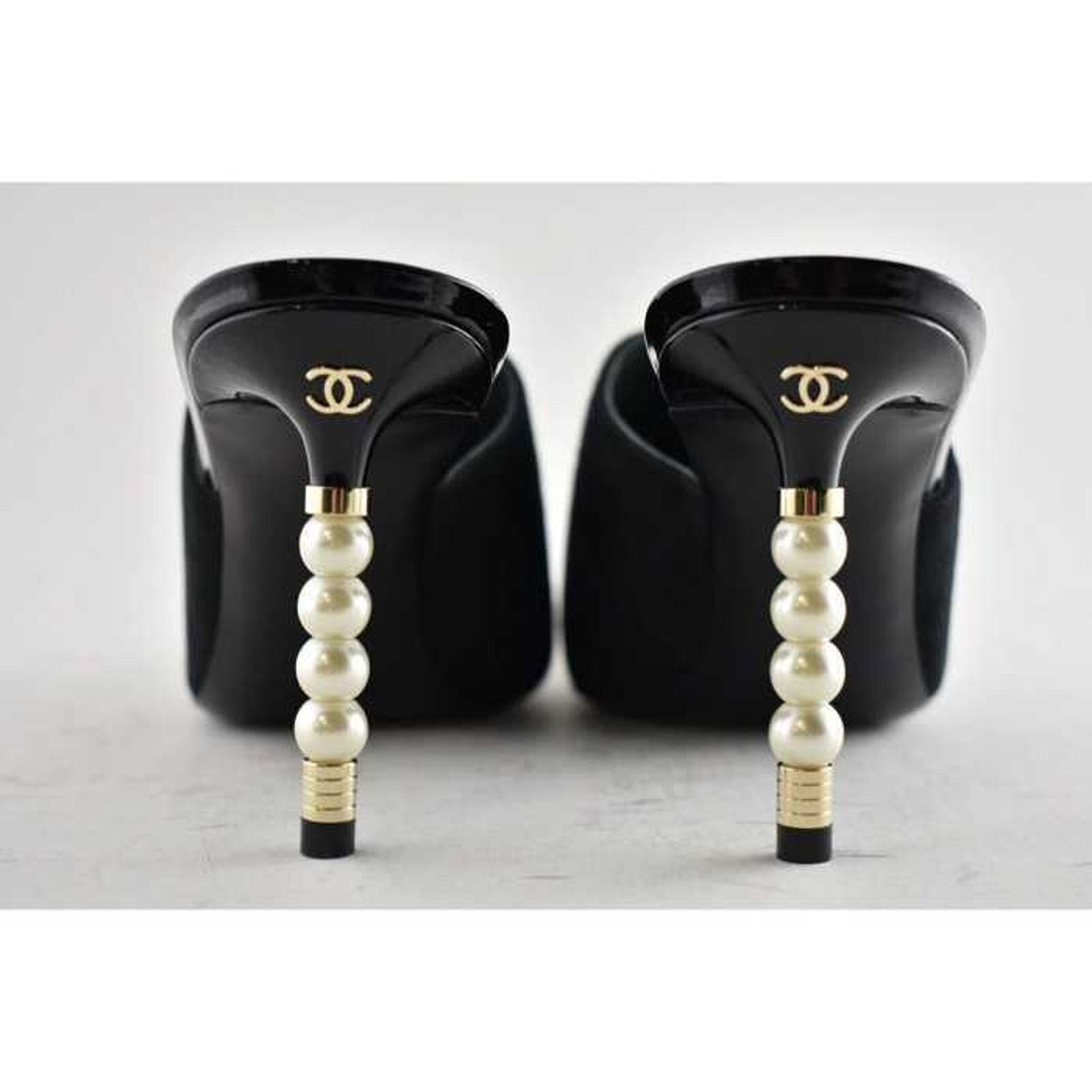 Chanel 20C Paris In Rome Pearl Patent CC Mule Slide Heel Pump 41 Size US 11 / IT 41 - 7 Thumbnail