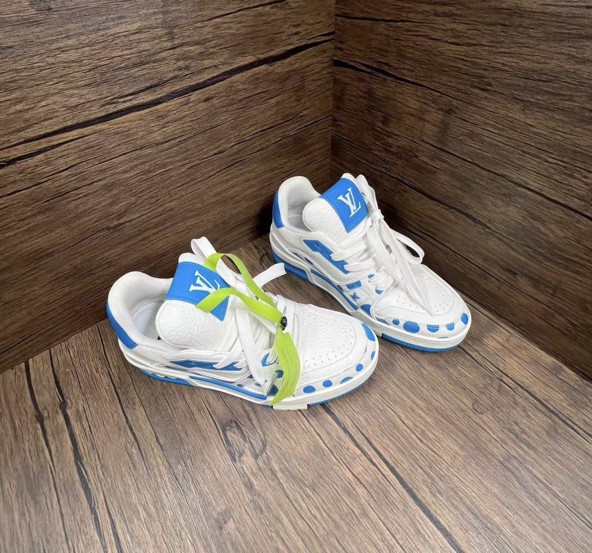 Louis Vuitton Louis Vuitton Trainer White & Blue Polka Dot Sneakers J41 Size US 7.5 / IT 37.5 - 4 Thumbnail