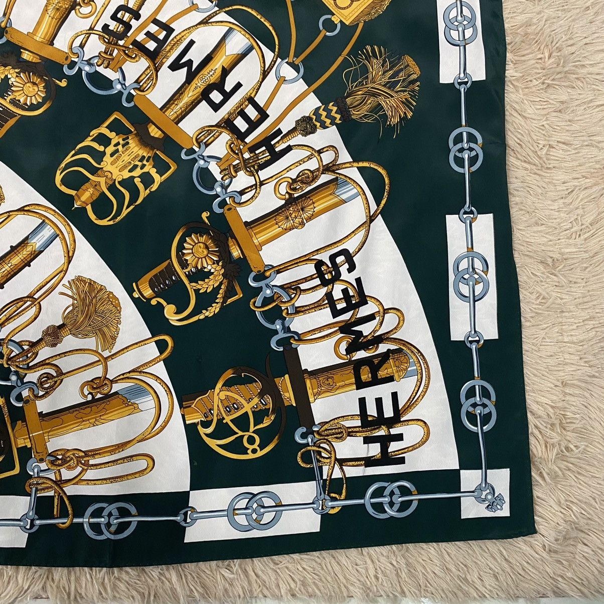 Hermes 🔥VINTAGE SCARVES HERMES SILK MADE IN FRANCE Size ONE SIZE - 6 Thumbnail