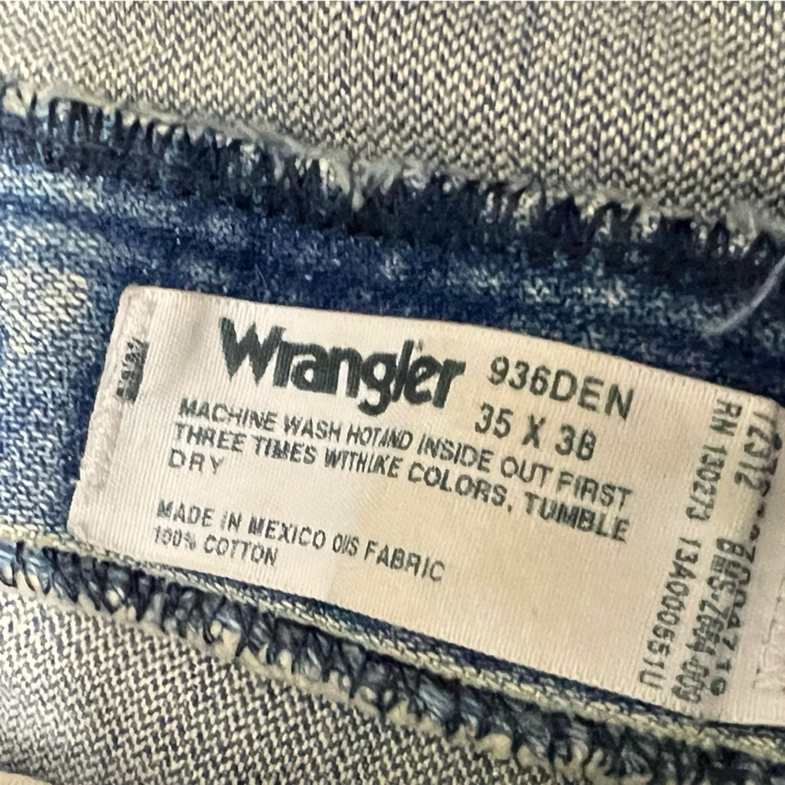 Wrangler Vintage Wrangler Jeans Mens 35x38 LOT Blue USA MEXICO 90s Size US 35 - 12 Thumbnail