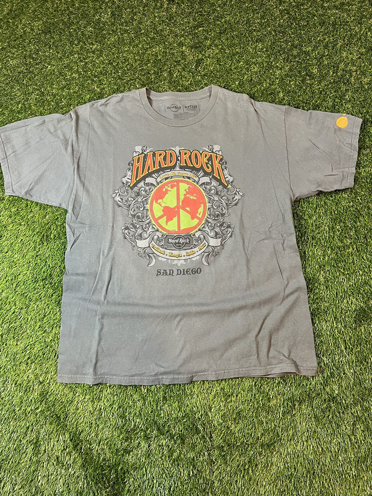 Hard Rock Cafe Vintage Y2K San Diego Hard Rock Cafe World Peace Hunger Tee Size US XL / EU 56 / 4 - 1 Thumbnail