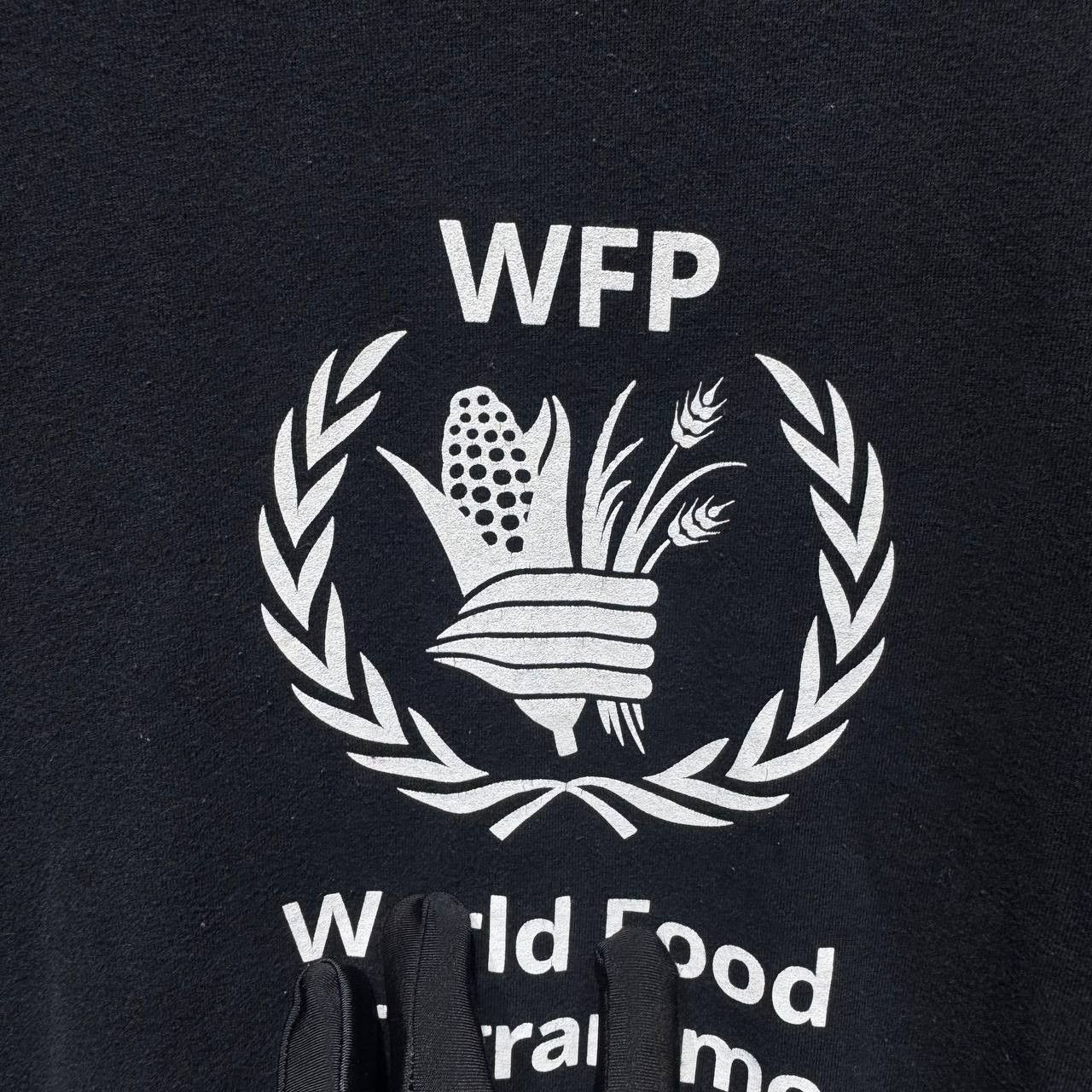 Balenciaga Balenciaga World Food Programme Tee Size US L / EU 52-54 / 3 - 3 Thumbnail
