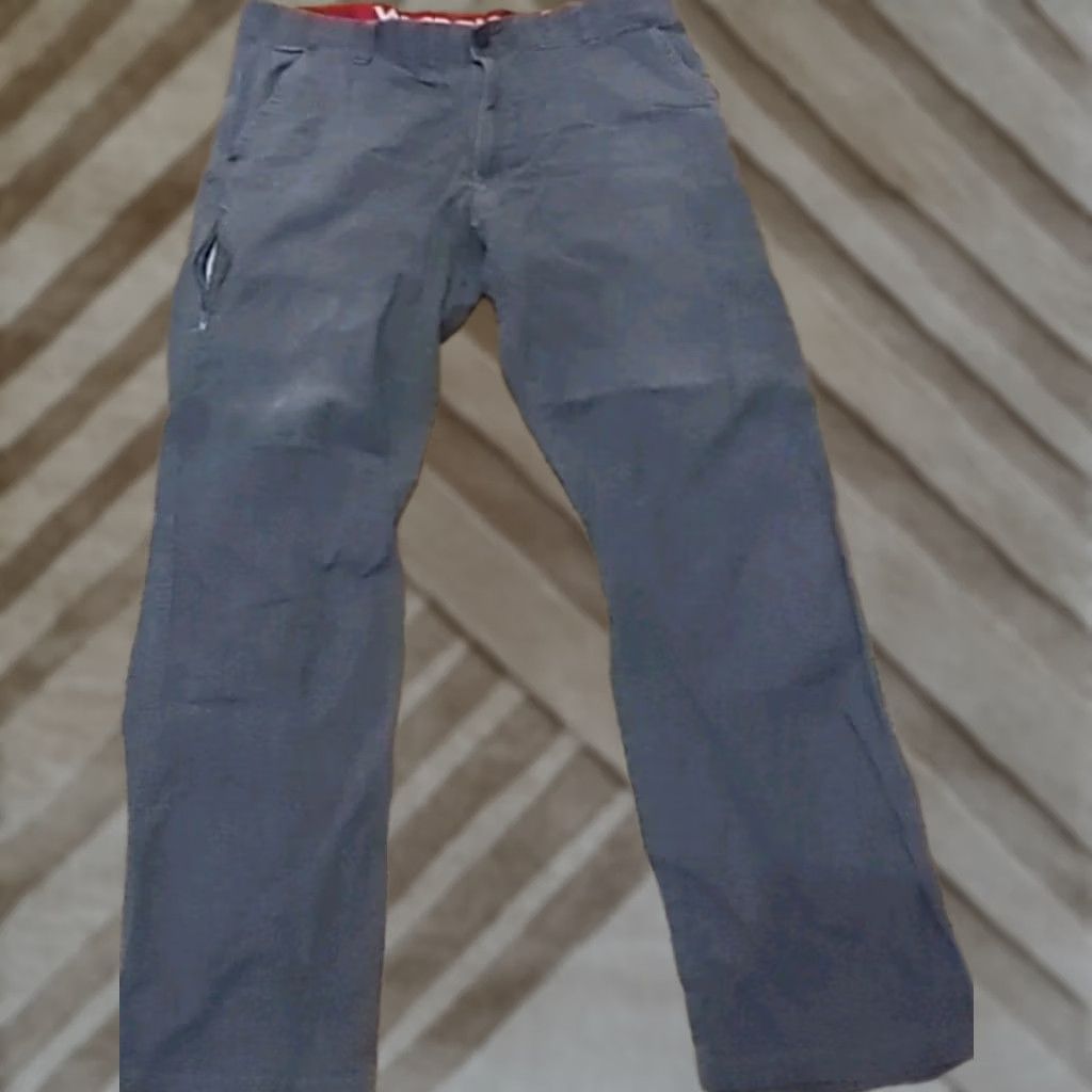 Wrangler Wrangler Cargo Pants Mens 40/30 Straight Grey Mid Rise Flat Front Zip Fly Casual Cargo Pocket Vintage No Size US 40 / EU 56 - 1 Thumbnail