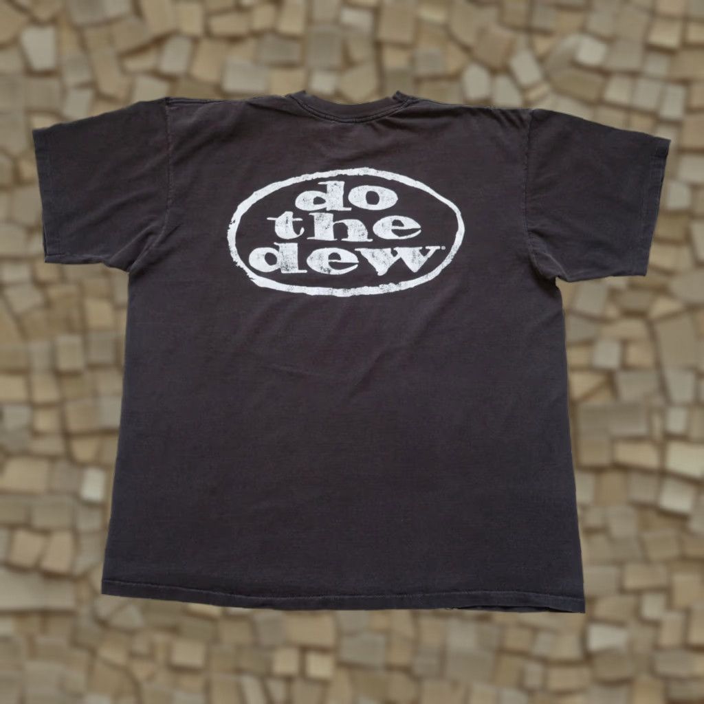 Etro VINTAGE Mountain Dew Peps i VTG 90s Retro USA Made Do The Dew Black Graphic T Shirt 2XL Mens Short Sleeve Crew Neck Cotton 90s Sports Classic Logo Size US XXL / EU 58 / 5 - 1 Thumbnail