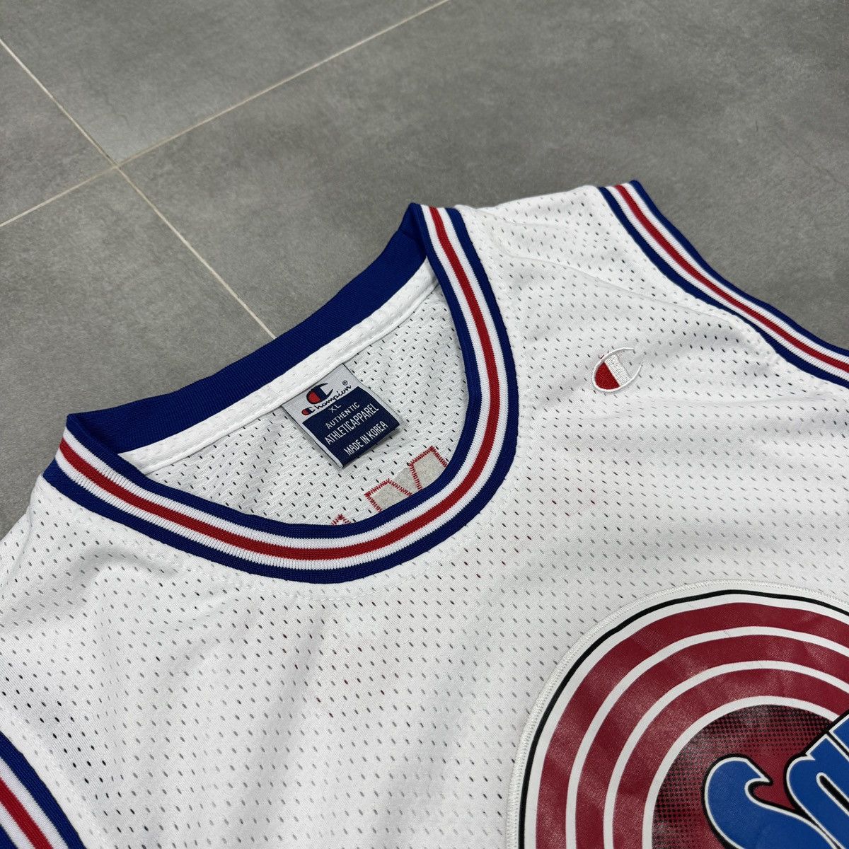 Vintage Vintage Champion Space Jam Tune Squad #6 James 90s Jersey Size US XL / EU 56 / 4 - 6 Thumbnail