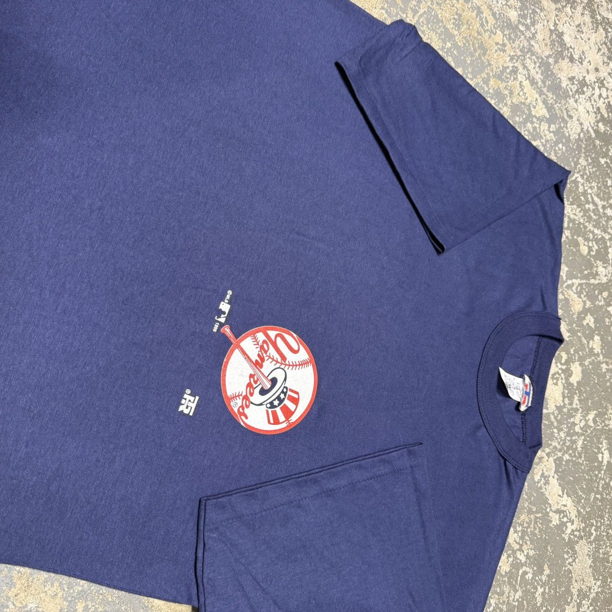Vintage Vintage New York Yankees Small Logo 1996 Tshirt Size US L / EU 52-54 / 3 - 5 Thumbnail