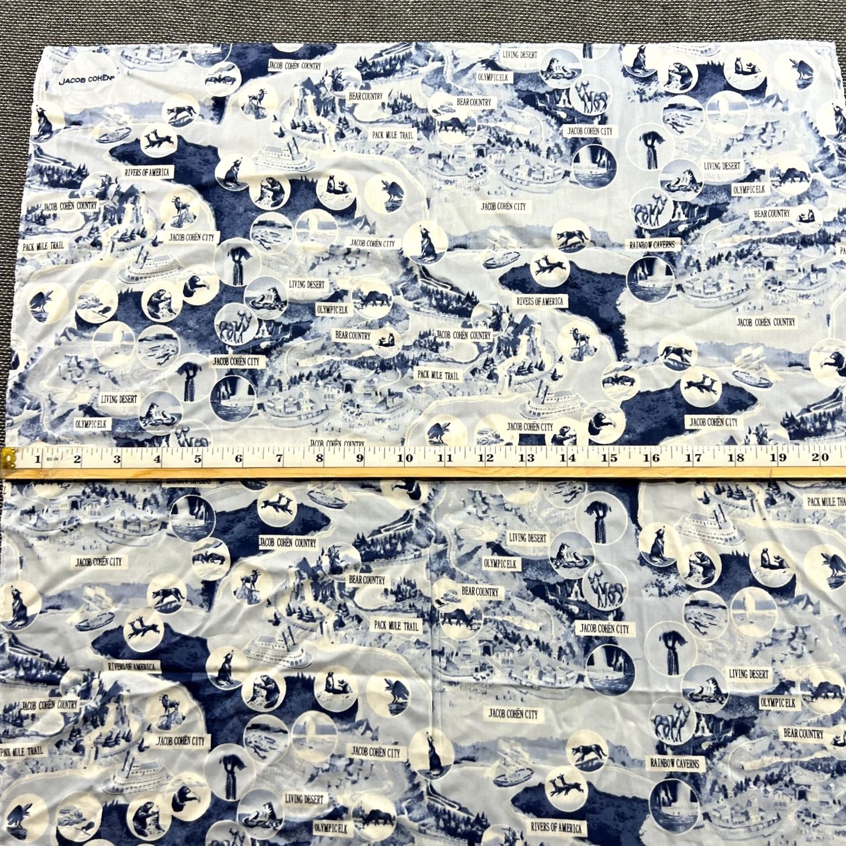 Jacob Cohen Jacob Cohen Hankerchief 22x22 Cotton Silk Warewolf Deer Snow AOP Winter Size ONE SIZE - 6 Thumbnail