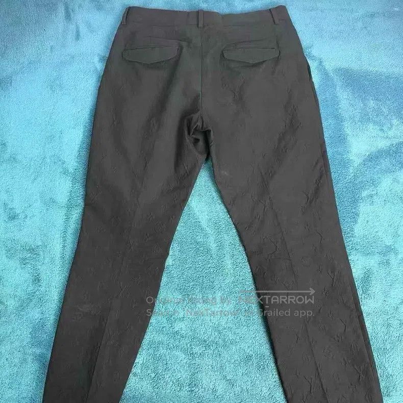 Louis Vuitton Louis Vuitton Embossed solid printed straight-leg slacks p Size US 38 / EU 54 - 2 Thumbnail