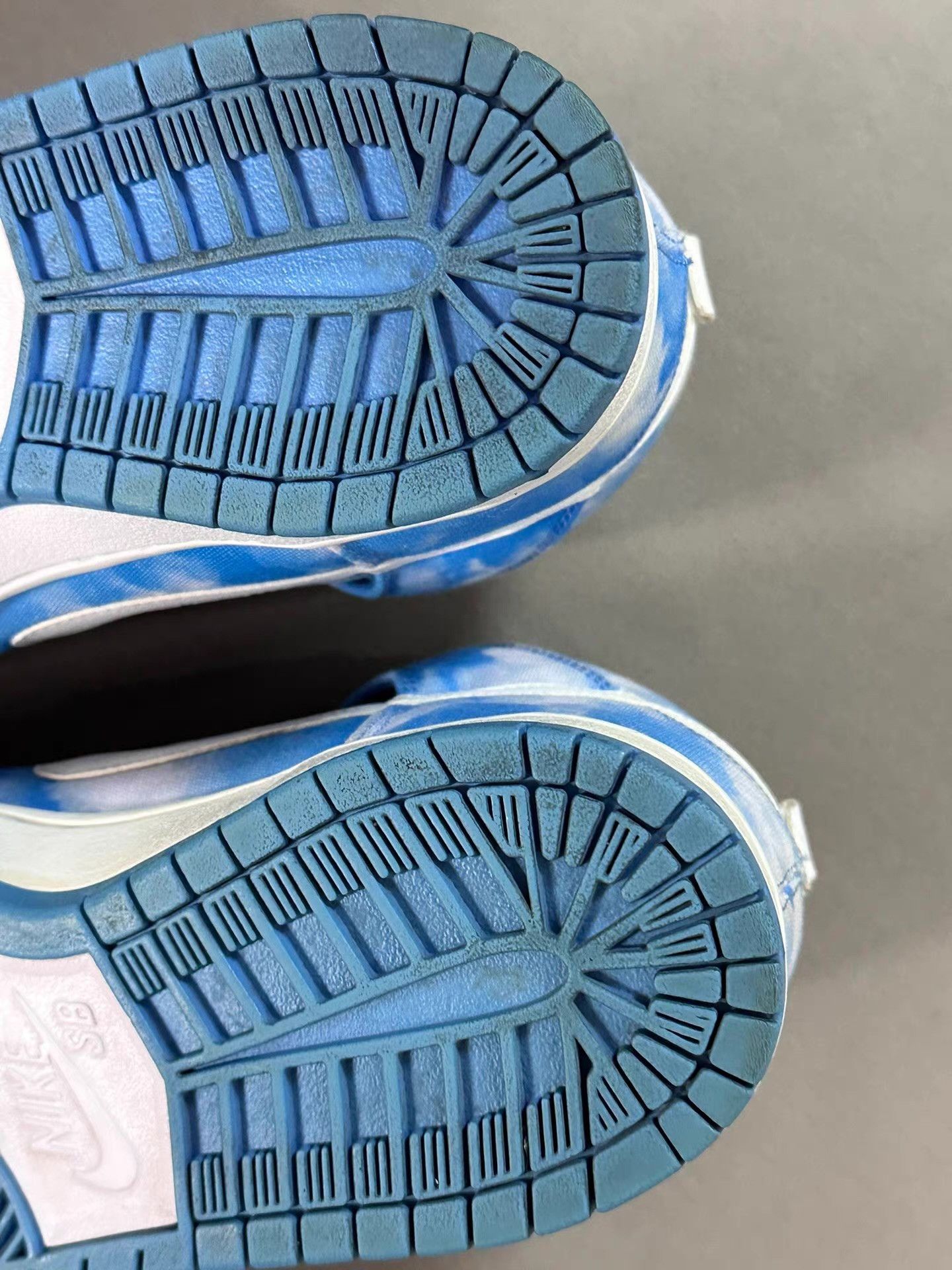 Nike Nike Dunk SB Sky & Clouds Ｑ20 Size US 9 / EU 42 - 2 Thumbnail