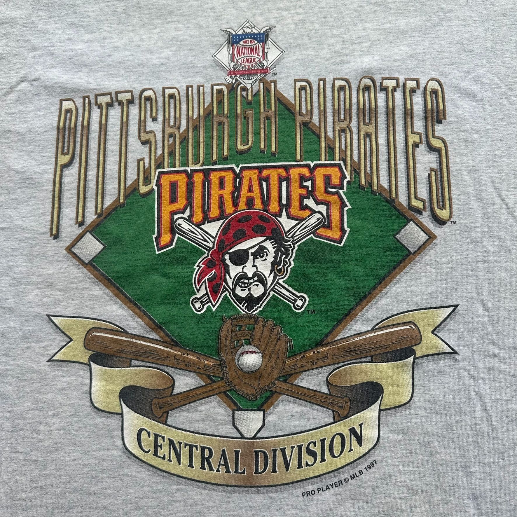 Vintage Vintage 90s Pittsburgh Pirates T-Shirt MLB Pro Player 1997 G Size US XL / EU 56 / 4 - 2 Thumbnail