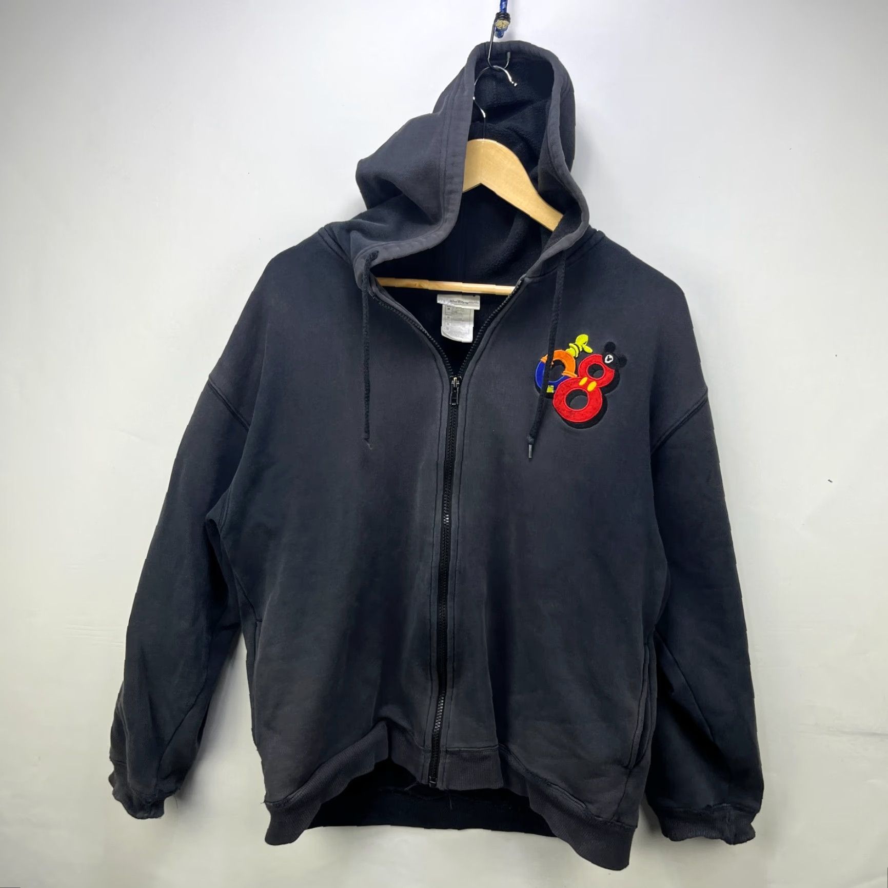 Disney VINTAGE Disney World 2008 Y2K Hoodie Men M Black Zip Full Zip Sun Faded Size US M / EU 48-50 / 2 - 4 Thumbnail