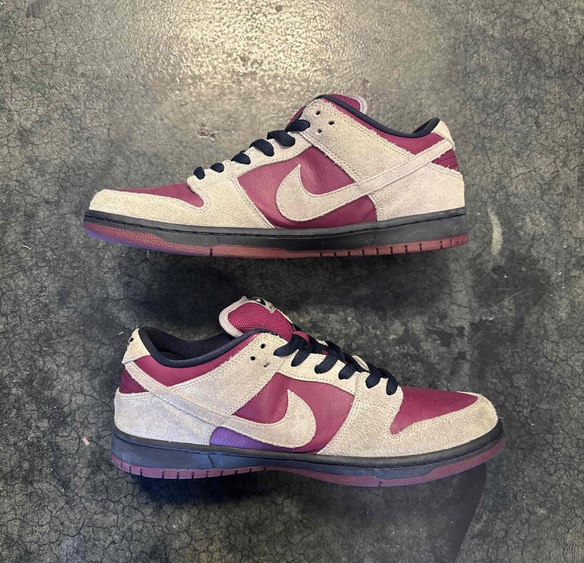 Nike SB Dunk Low SB True Berry Size US 11.5 / EU 44-45 - 2 Thumbnail