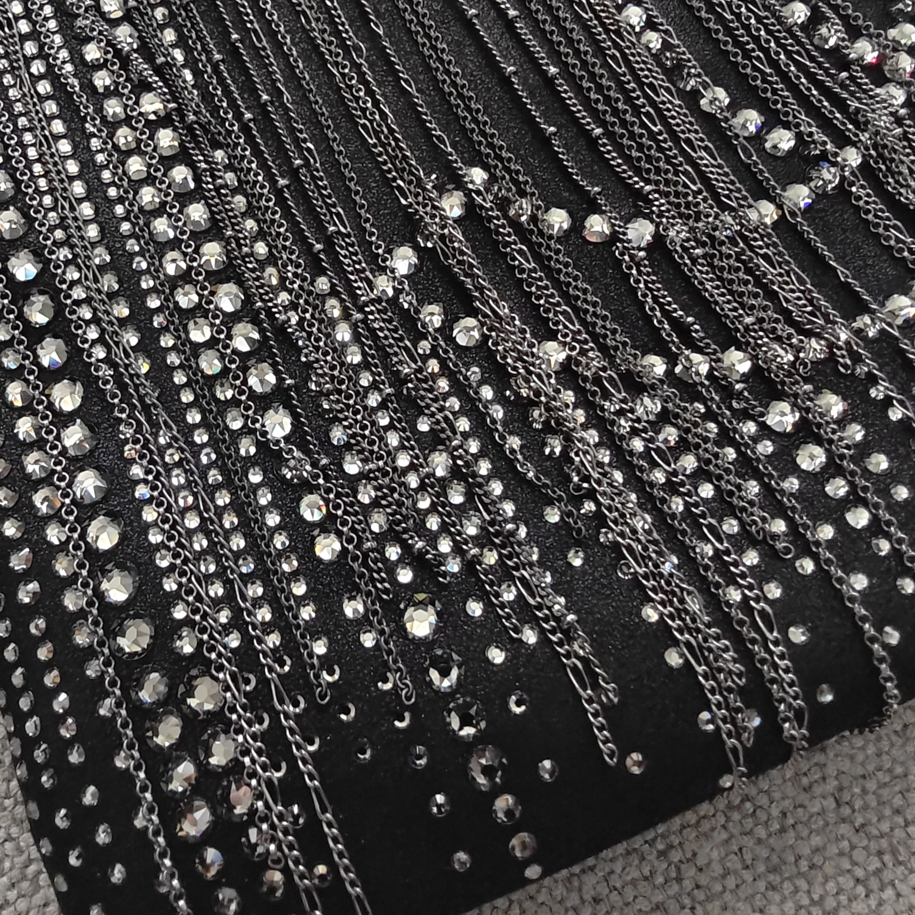 Chanel Chanel 2018 Limited Dripping Chains Crystal Logo O Case Size ONE SIZE - 2 Thumbnail