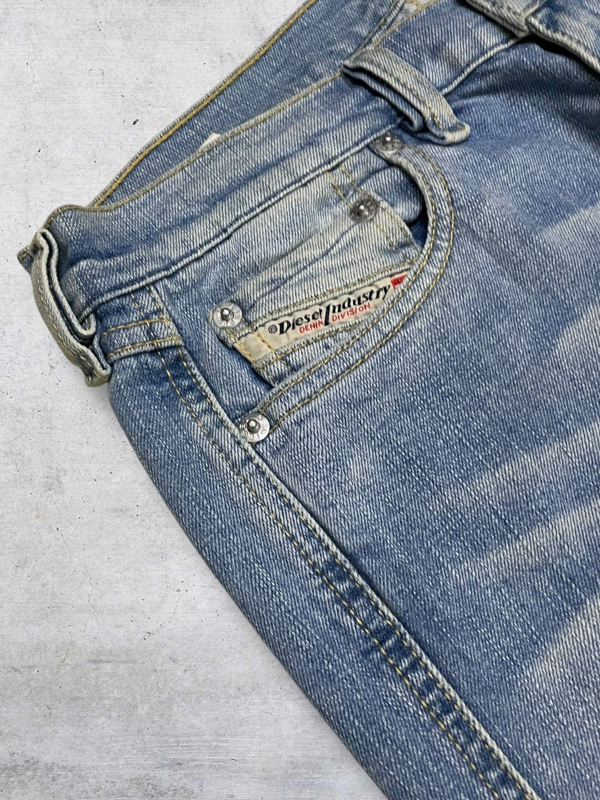 Diesel VINTAGE DIESEL INDUSTRY DESIGNER 90S BLUEWASHED FLARE DENIM Size US 28 / EU 44 - 8 Thumbnail