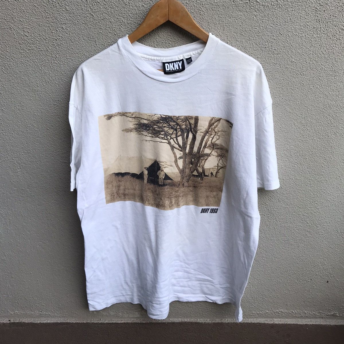 DKNY Vintage 90s DKNY photo art tee usa Size US XL / EU 56 / 4 - 1 Thumbnail