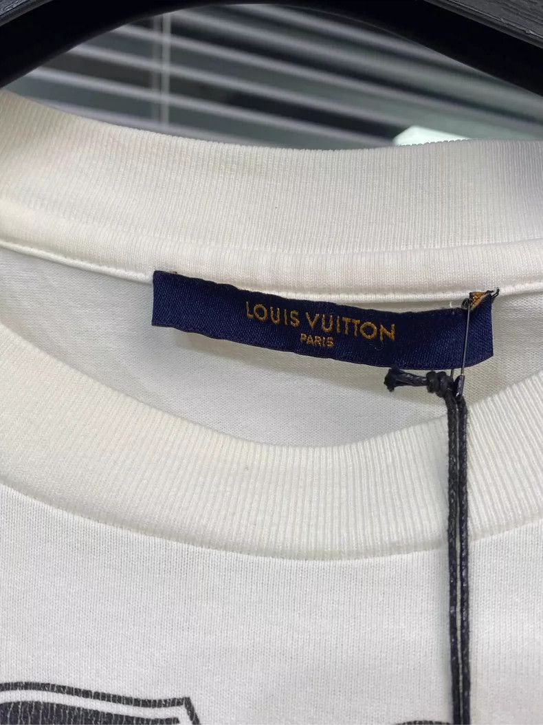 Louis Vuitton LOUIS VUITTON White Snow Mountain Photo Letter Short Sleeve Size US M / EU 48-50 / 2 - 7 Thumbnail