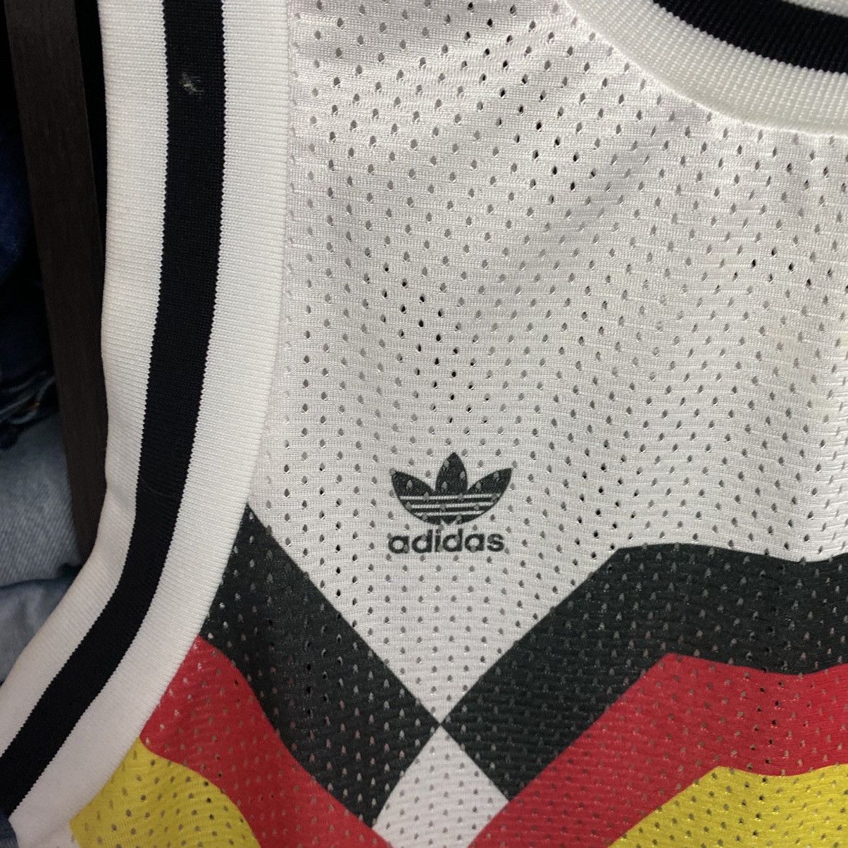 Adidas Vintage Adidas Deutchland 90’s style number 10 sleevelles Size US L / EU 52-54 / 3 - 4 Thumbnail