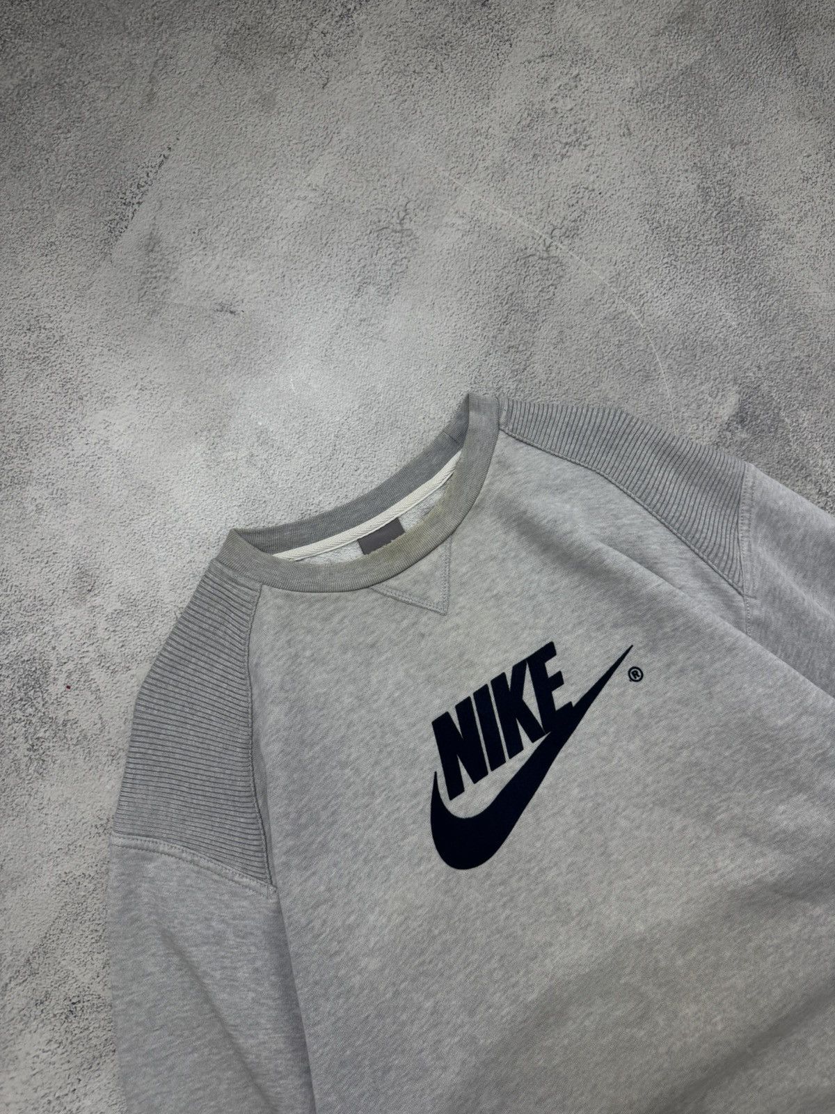 Nike Vintage Y2k Nike 🩶 Velour Spell Out Big Logo Sweatshirt 90’s Size US L / EU 52-54 / 3 - 9 Thumbnail