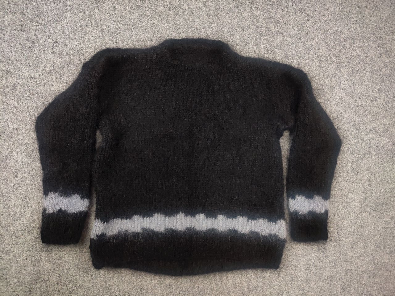 Vintage Vintage 90's Black Fuzzy Mohair Hand Knit Oversized Sweater Size M / US 6-8 / IT 42-44 - 2 Thumbnail