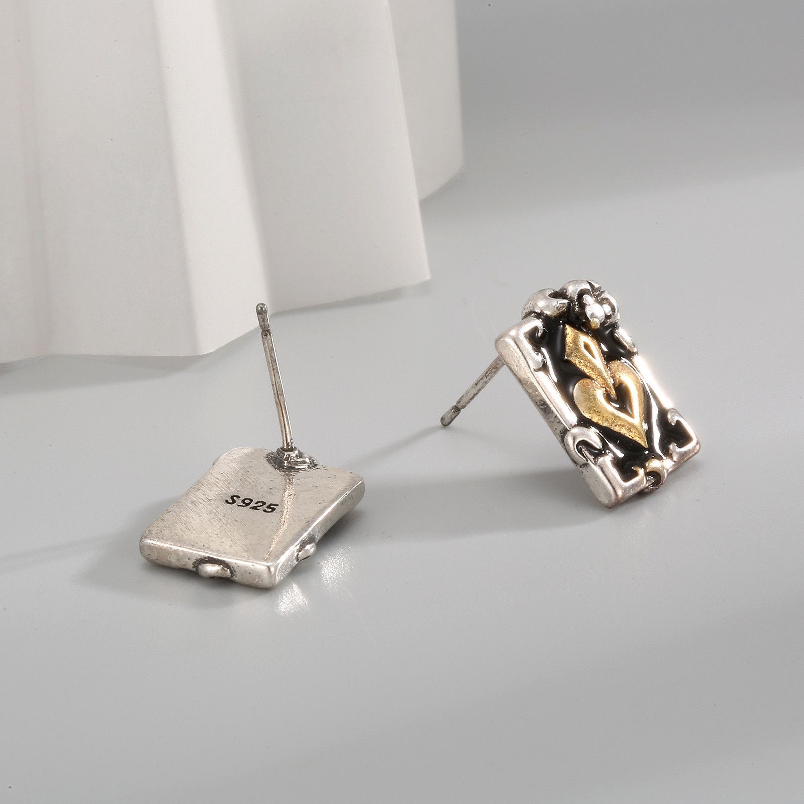 Jewelry Poker Future Earrings One Pairs Chrome Jewelry Size ONE SIZE - 2 Thumbnail