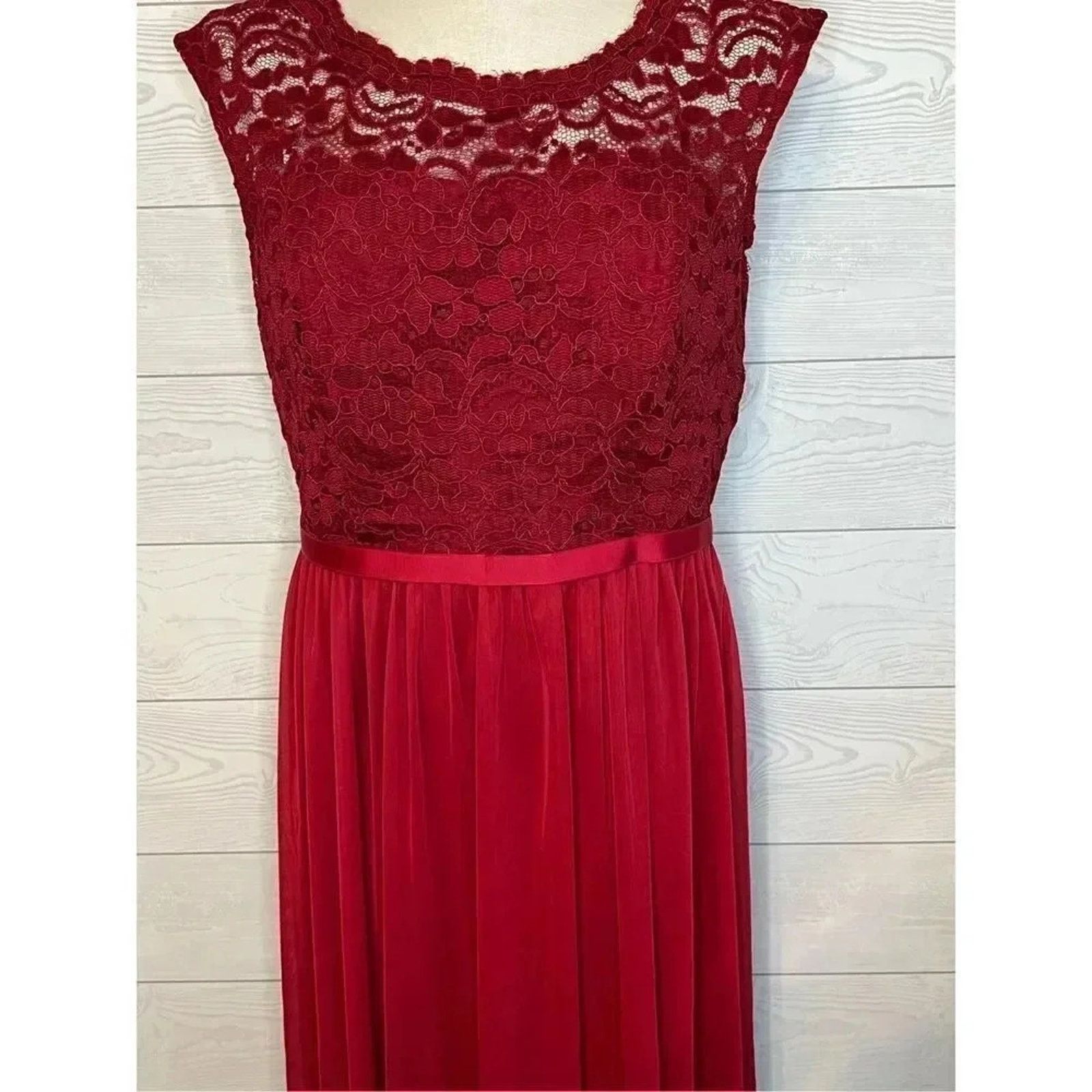 Other David’s Bridal apple red layered lace dress Size 10 Size L / US 10 / IT 46 - 3 Thumbnail