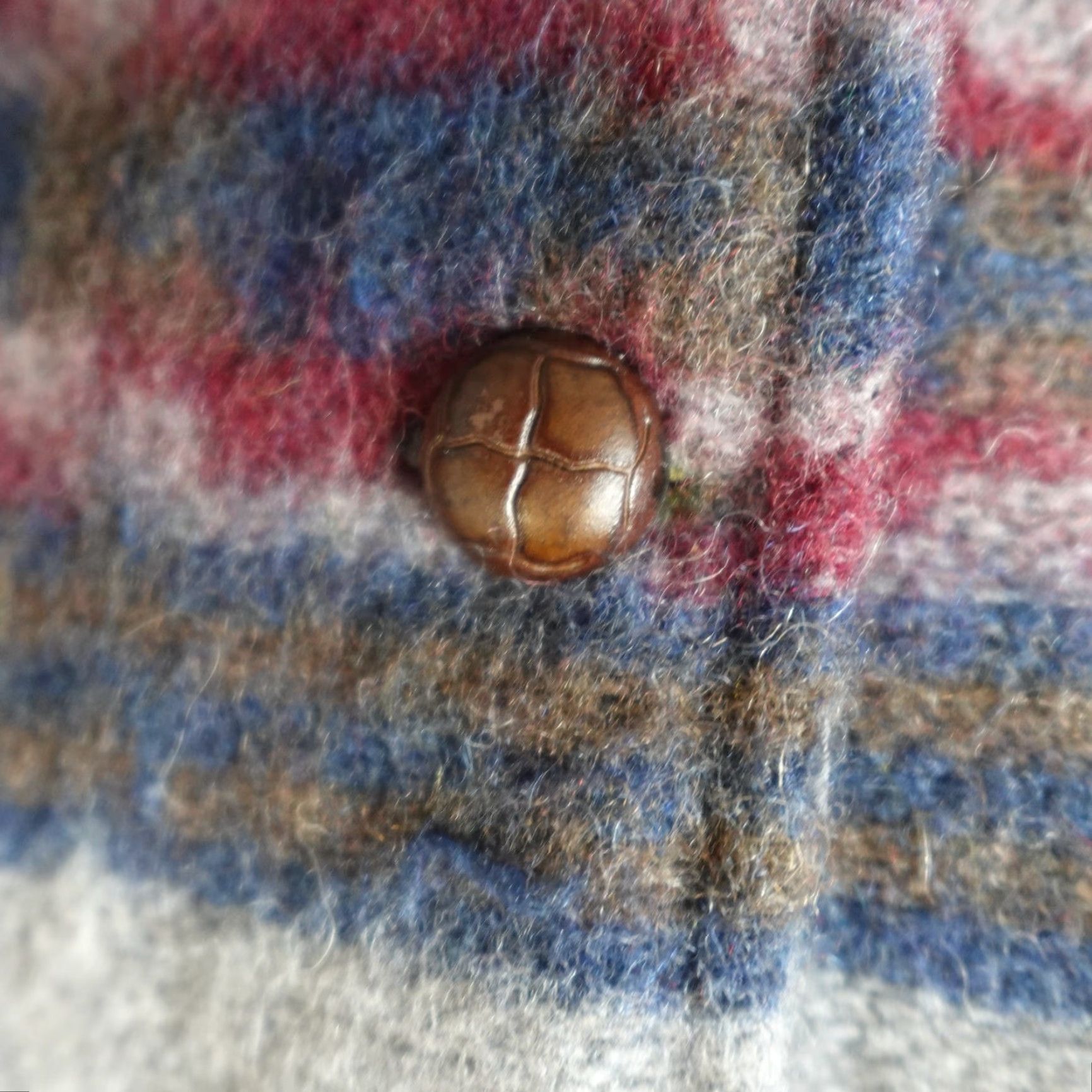 Vintage VINTAGE Adolfo Vest Womens L Red Gray Blue Wool Blend Aztec Western Southwestern Shirt Women L Red Aztec Wool Vest Size L / US 10 / IT 46 - 3 Thumbnail