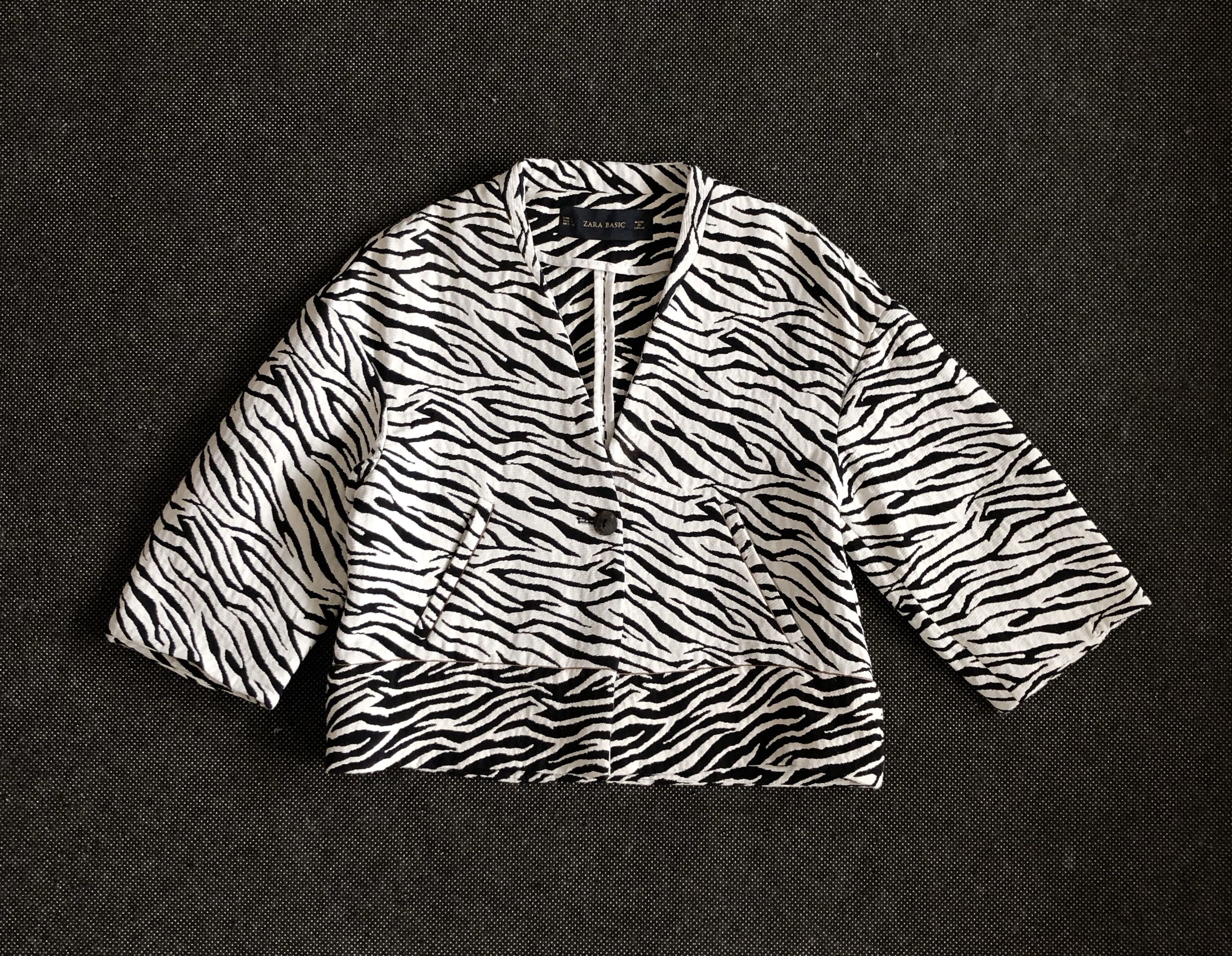 Zara ZARA ZEBRA PRINT CROP JACKET Size S / US 4 / IT 40 - 1 Thumbnail