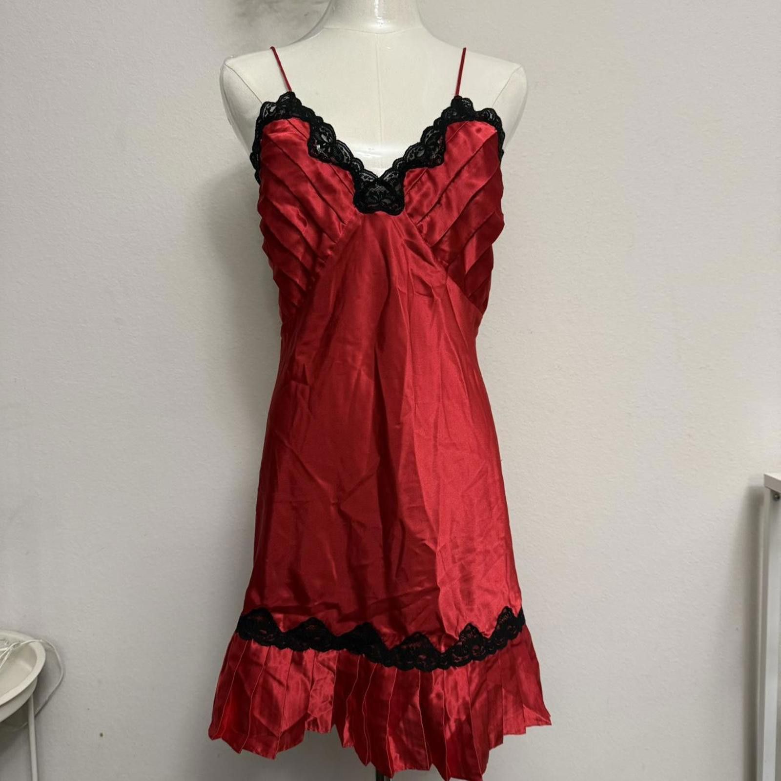 Designer Vintage red and black lace slip Victoria secret lingerie Size M / US 6-8 / IT 42-44 - 4 Thumbnail