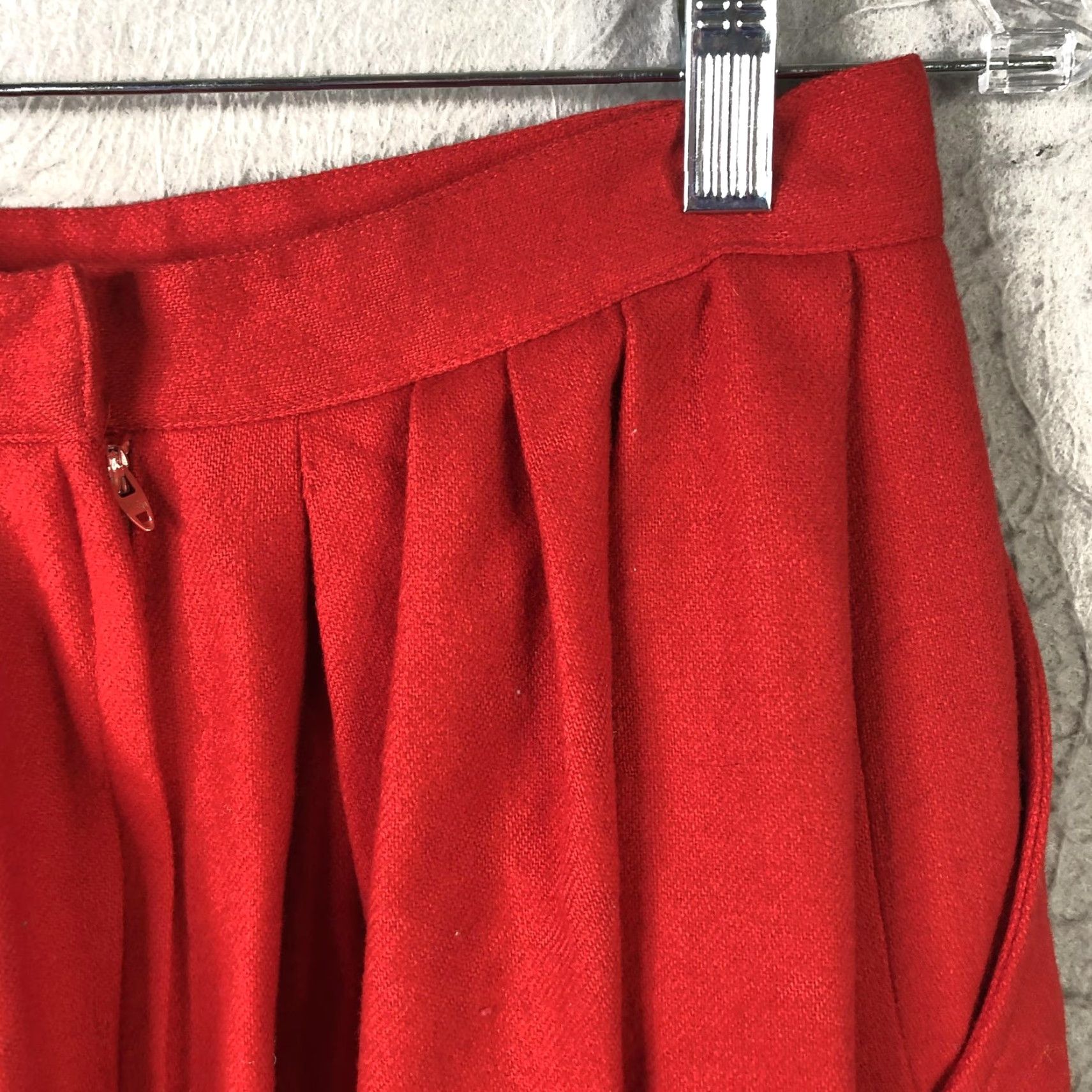 Vintage VINTAGE The Villager Skirt Womens Small Red Wool Blend Pleated Midi 80s Size 28" / US 6 / IT 42 - 7 Thumbnail
