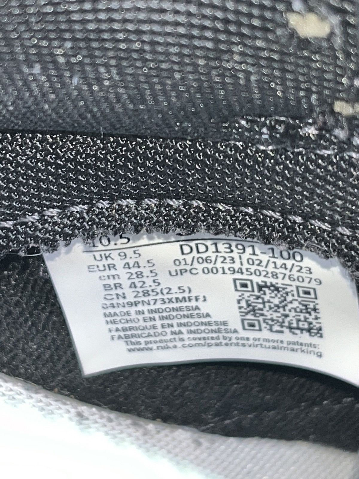 Designer × Nike Nike Panda Dunks Size US 10.5 / EU 43-44 - 4 Thumbnail