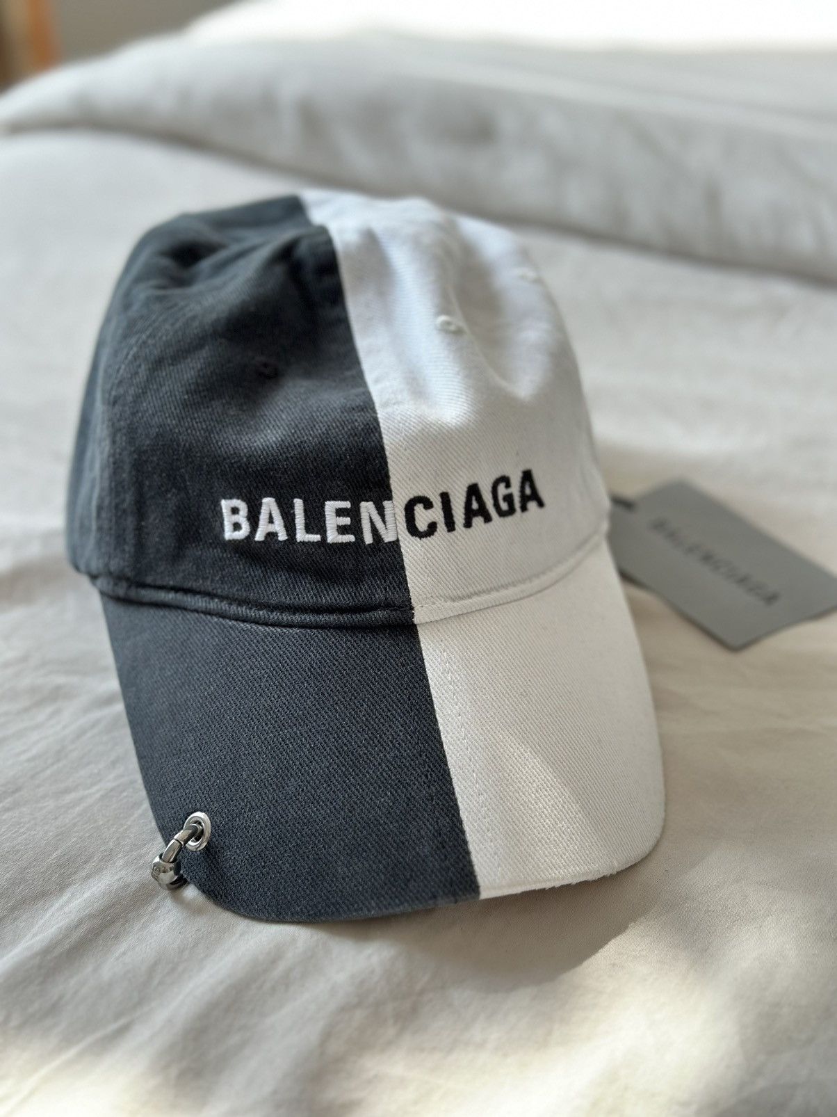 バレンシアガ BALENCIAGA 50/50piercing cap Lサイズ Balenciaga 50/50 piercing cap