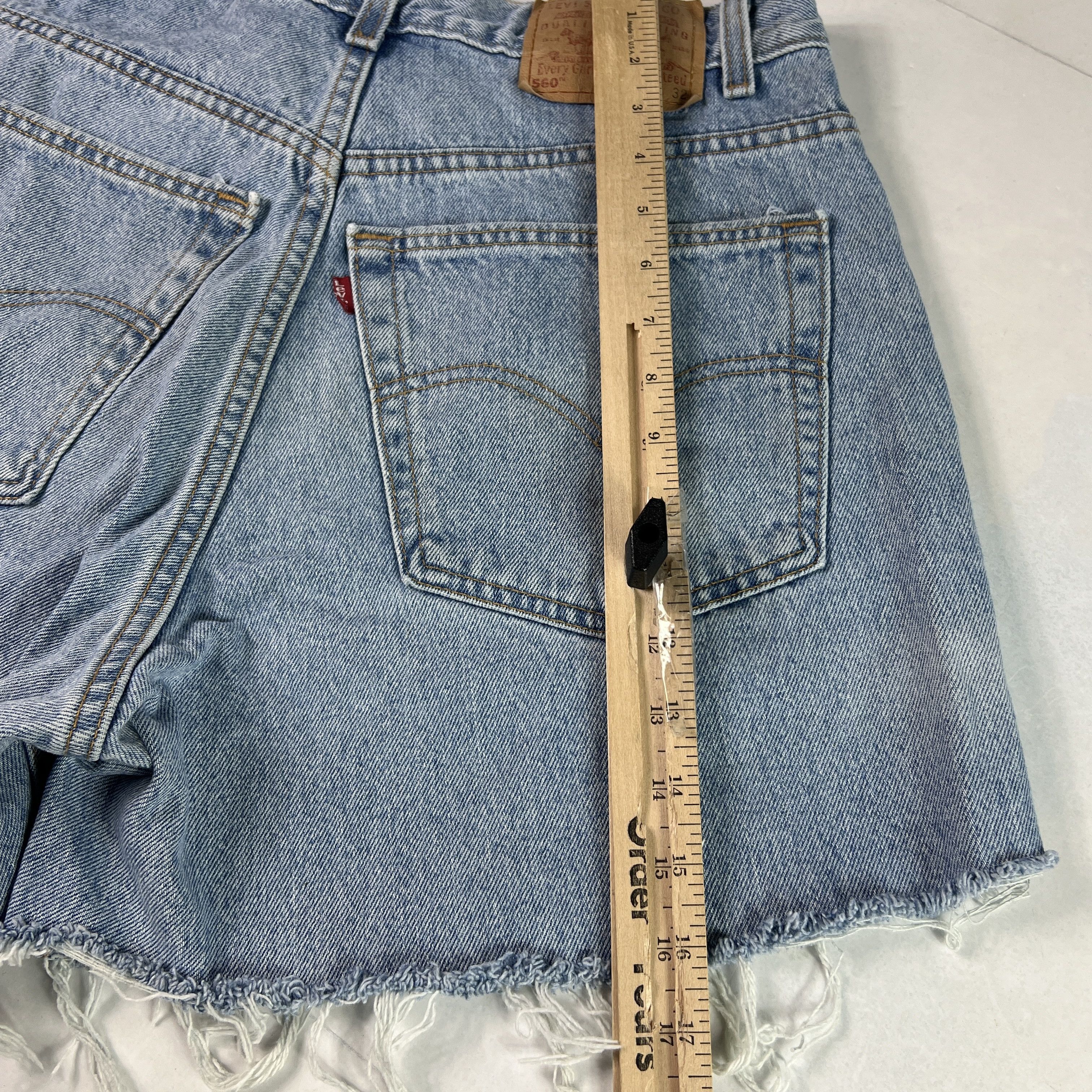 Levi's Y2K Levi's Jeans Short 560 Loose Blue Cut Off Denim Jorts Size US 35 - 14 Thumbnail