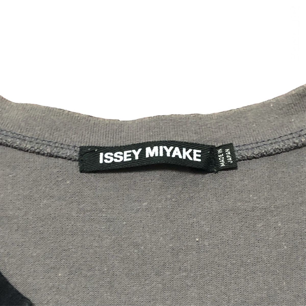 Issey Miyake A/W 2010 Issey Miyake Rebuild Tshirt ( Dai Fujiwara ) Size US M / EU 48-50 / 2 - 2 Thumbnail