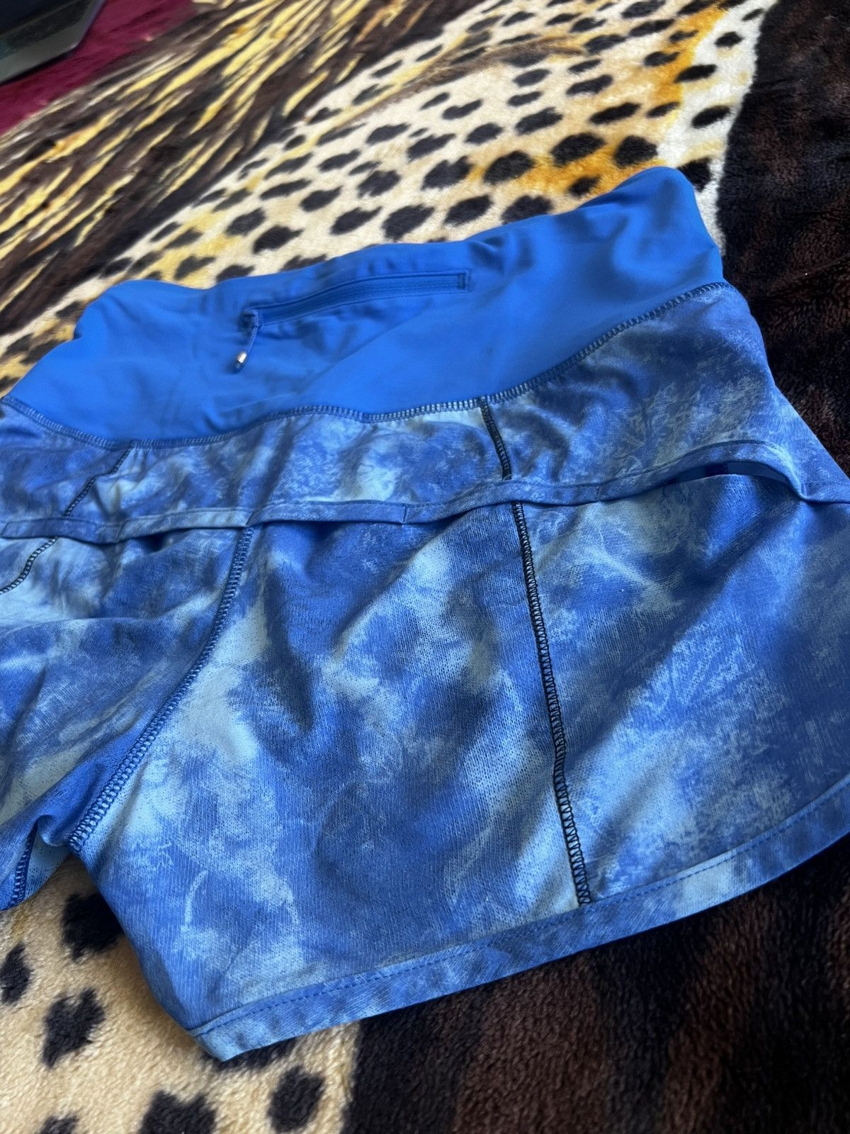 Lululemon Lululemon Activewear Aqua Blue Women’s Shorts Size 27" / US 4 / IT 40 - 5 Thumbnail
