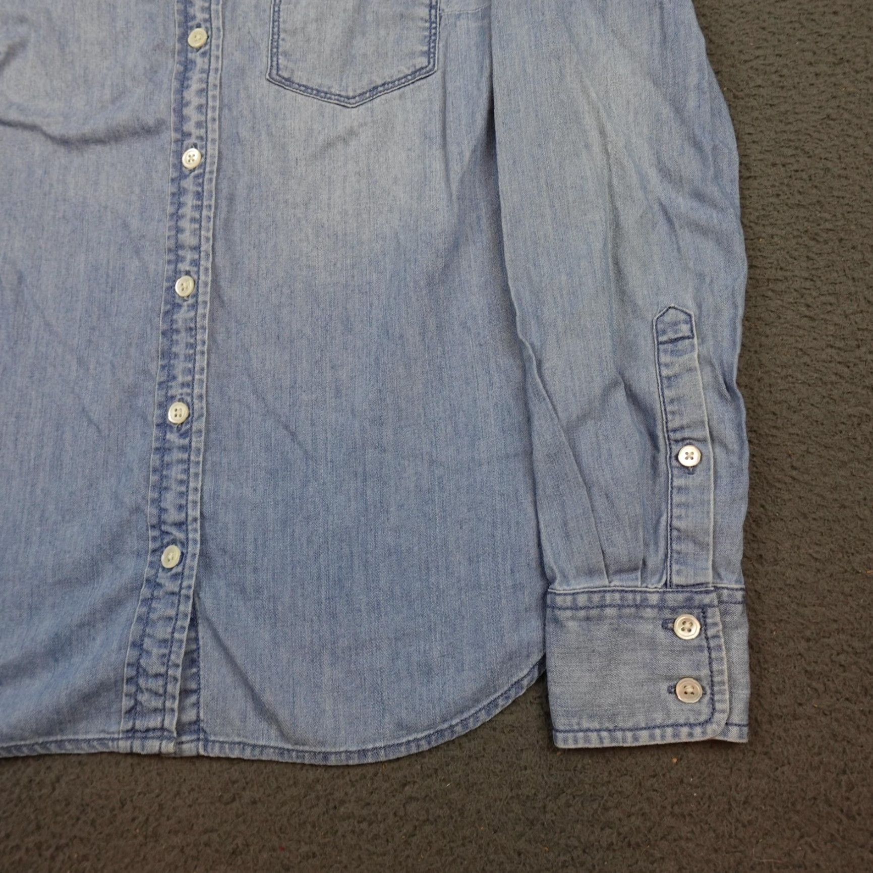 J.Crew J.Crew Shirt Womens 2 Light Blue Chambray Denim Button Down Long Sleeve Pocket Size XS / US 0-2 / IT 36-38 - 2 Thumbnail
