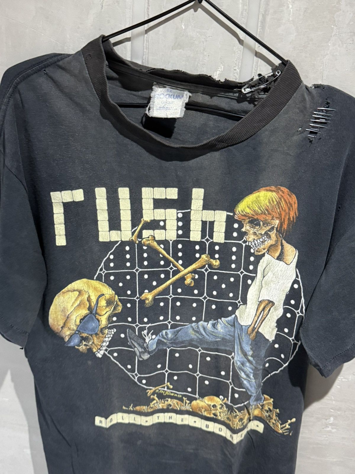 Band Tees Vintage 1991 Band Tee Rush Roll The Bones Heavily Distressed Size US L / EU 52-54 / 3 - 11 Thumbnail