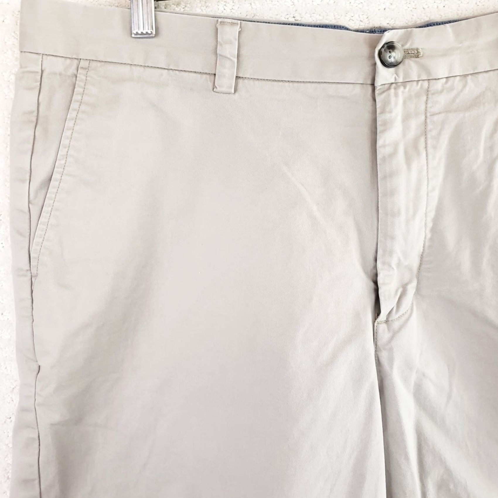 Vineyard Vines Vineyard Vines Breaker Shorts Men 38 Ivory 9 Inseam Stretch Flat Front Chino Golf Preppy Casual Dad Clothing Size US 38 / EU 54 - 2 Thumbnail