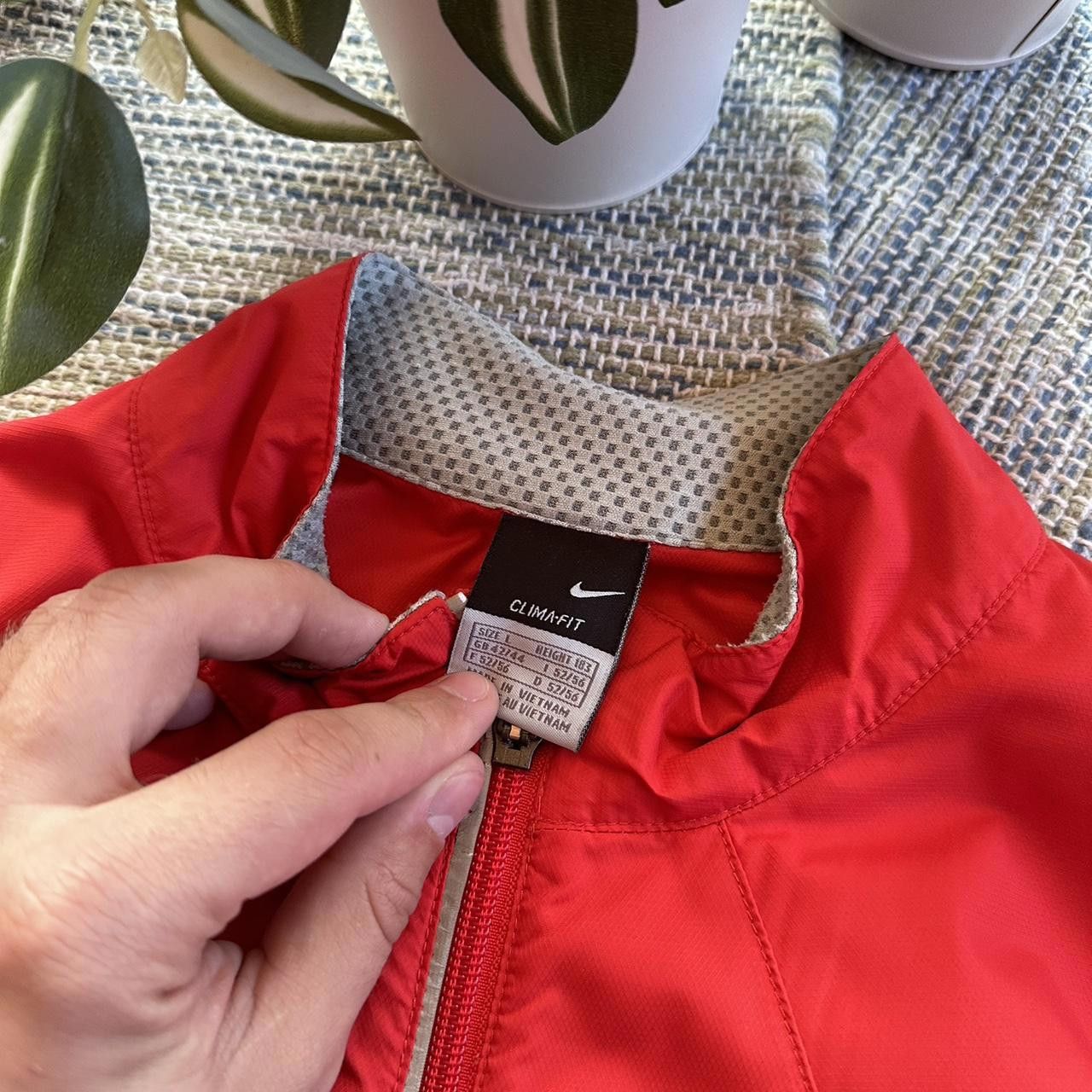 Nike Vintage Y2K Nike Swoosh Logo Zip Up Nylon Track Jacket Size US L / EU 52-54 / 3 - 4 Thumbnail