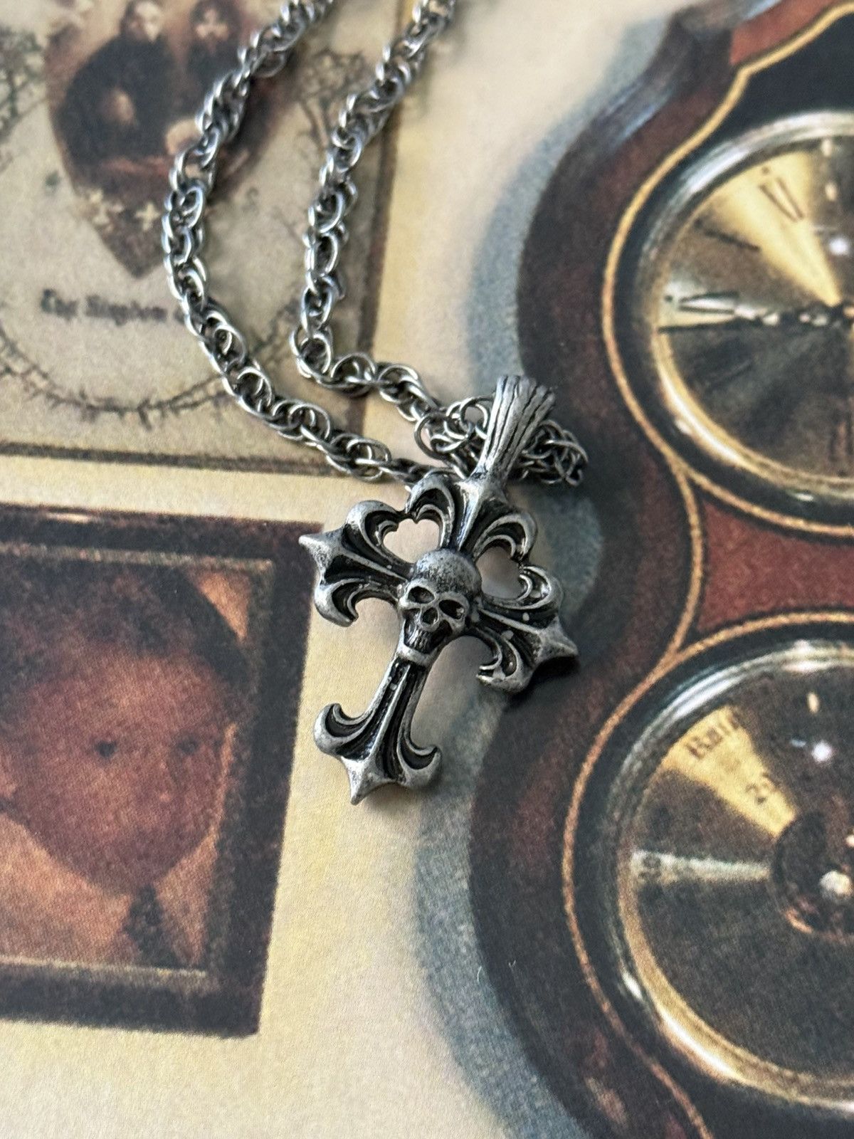G59 Lonely Boy LB CHROME CROSS PENDANT