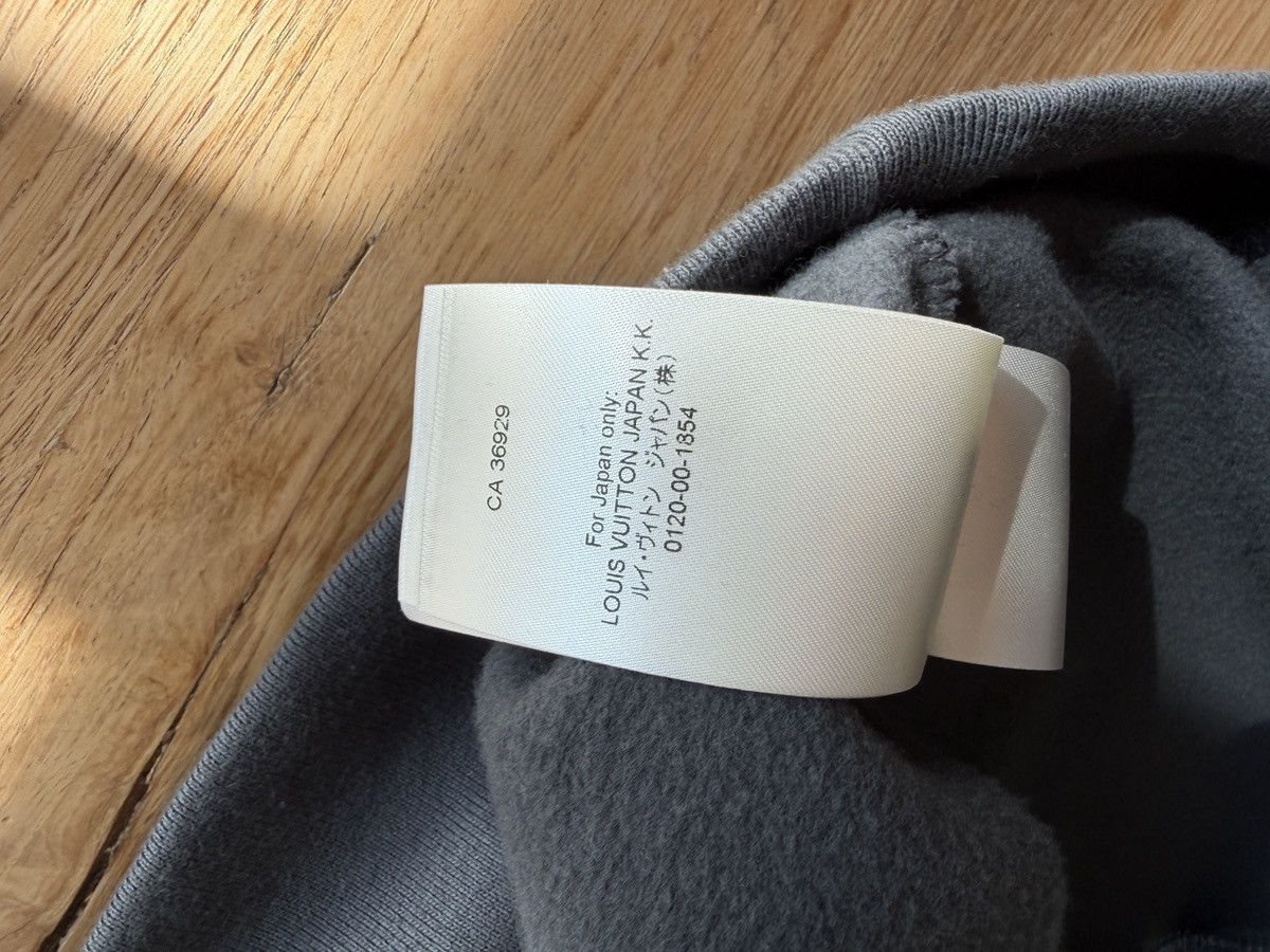 Louis Vuitton Gray LV Damier rare style (XL) Size US XL / EU 56 / 4 - 8 Thumbnail