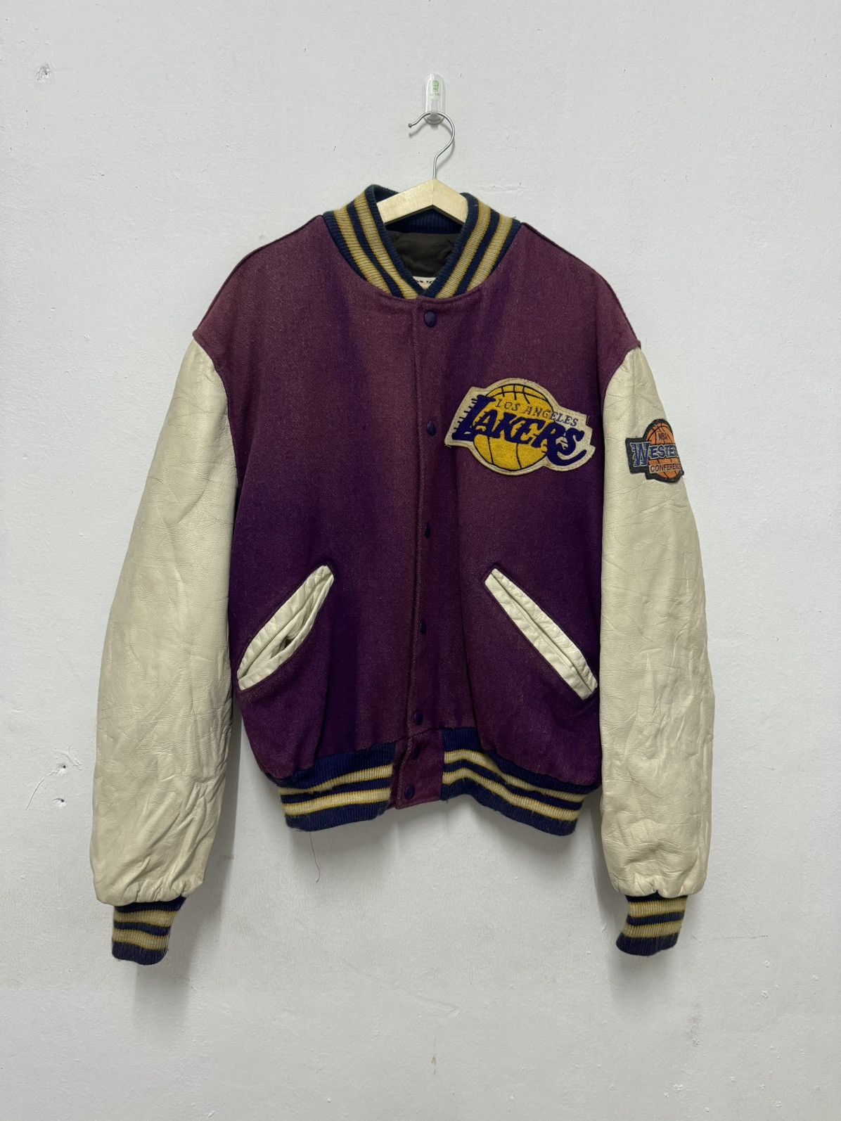 Vintage NBA popular Lakers jacket suede size medium genuine suede